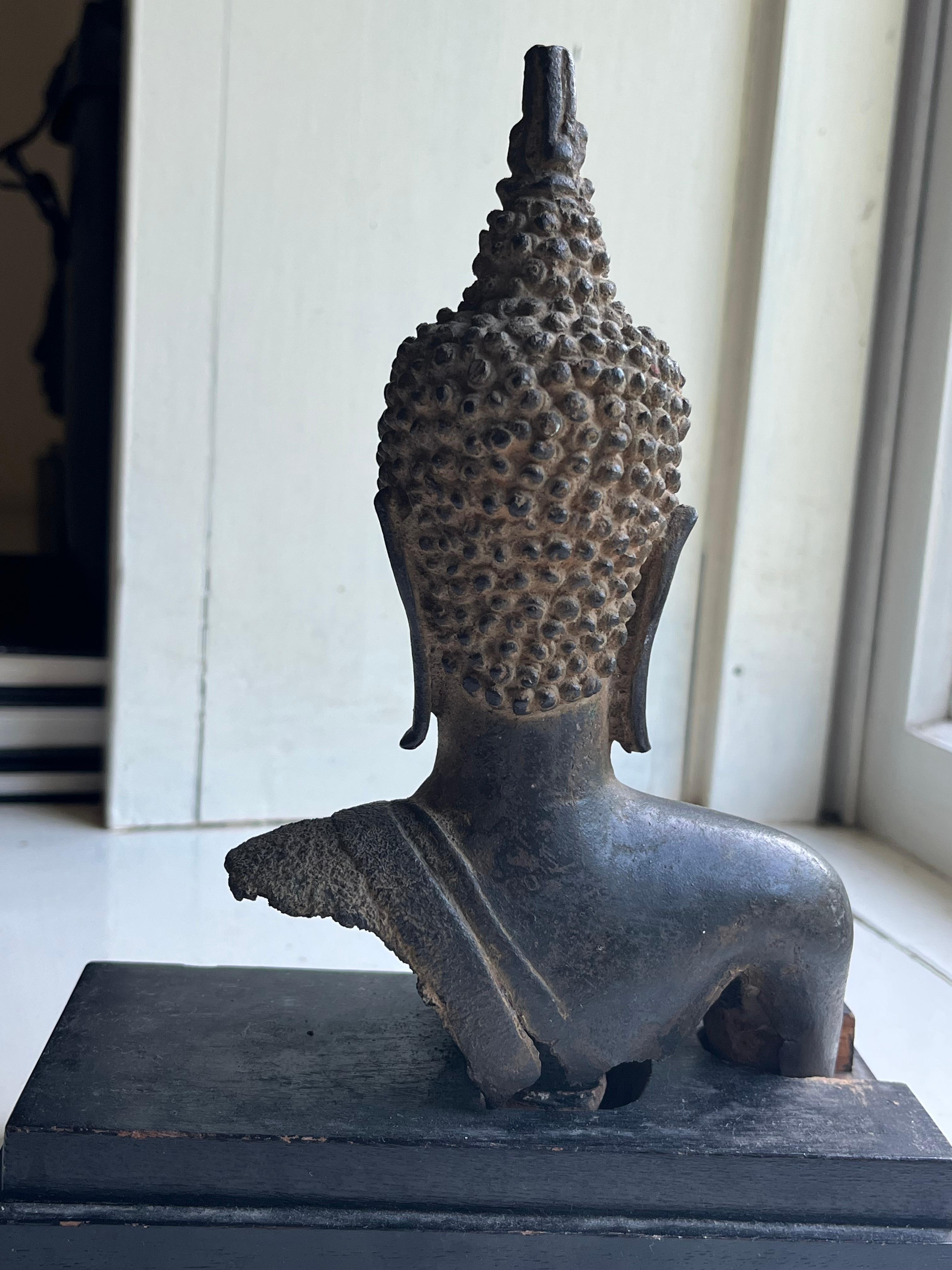 Antique Thai Bronze Buddha Fragment, 18th Century For Sale 1
