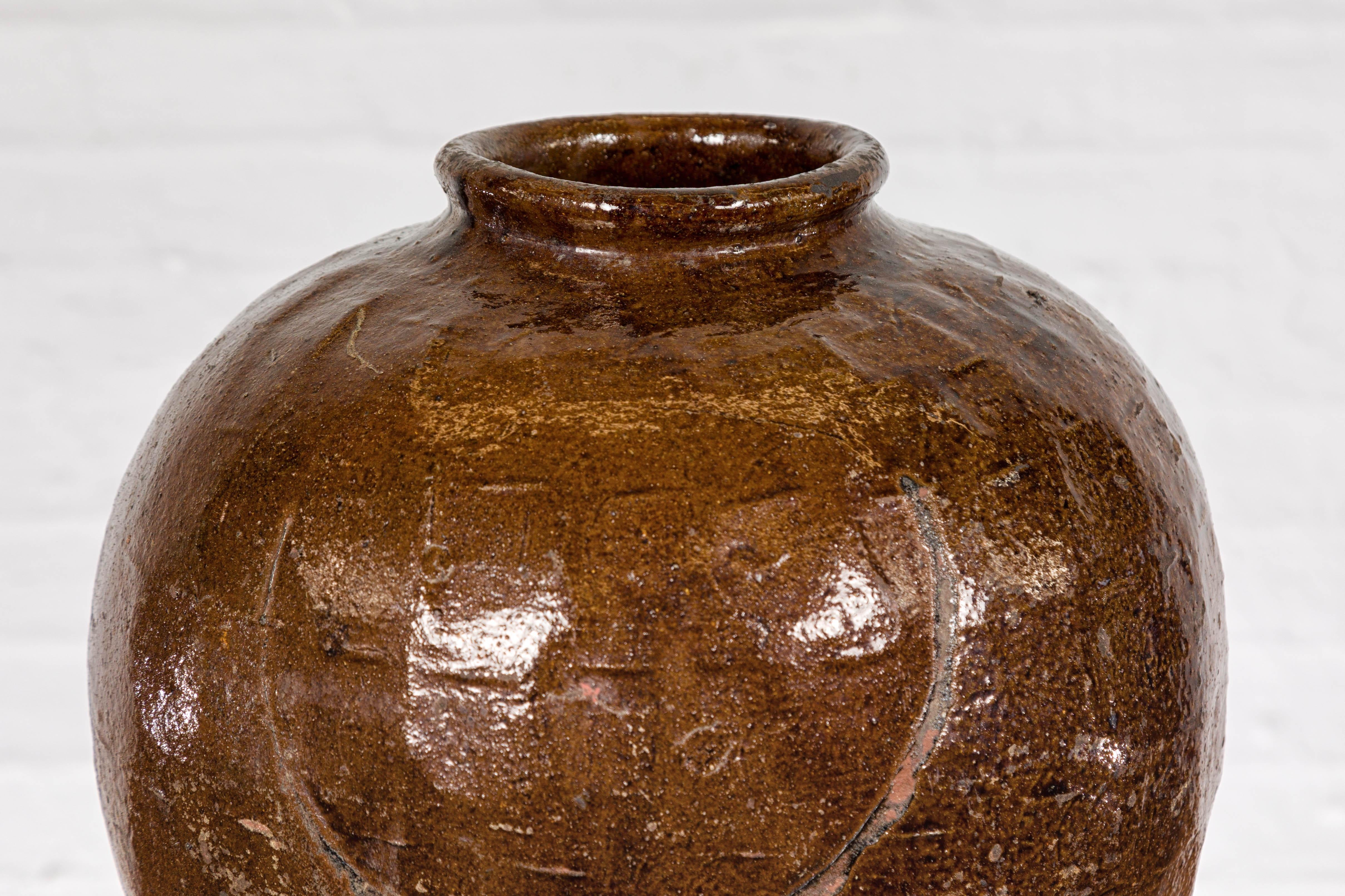 Antique Thai Brown Glazed Pottery Water Jar with Subtle Patterns For Sale 1