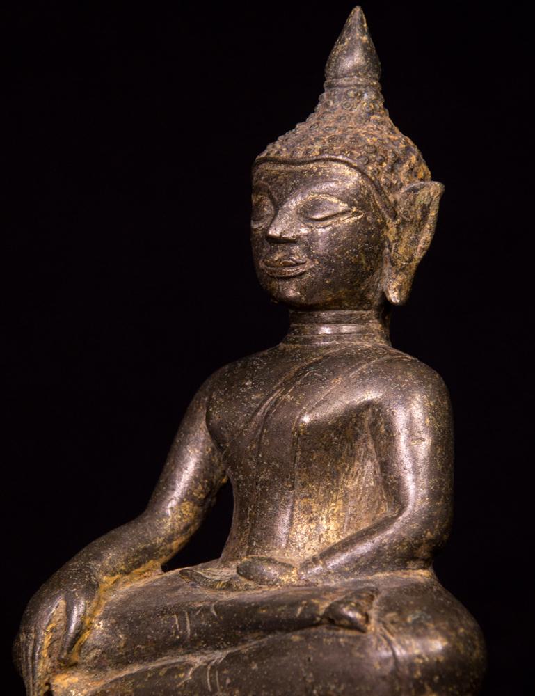 Statue ancienne de Bouddha thaïlandais de Thaïlande en vente 3