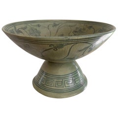 Antique Thai Celadon Stemmed Dish Sukhothai Sawankhalok