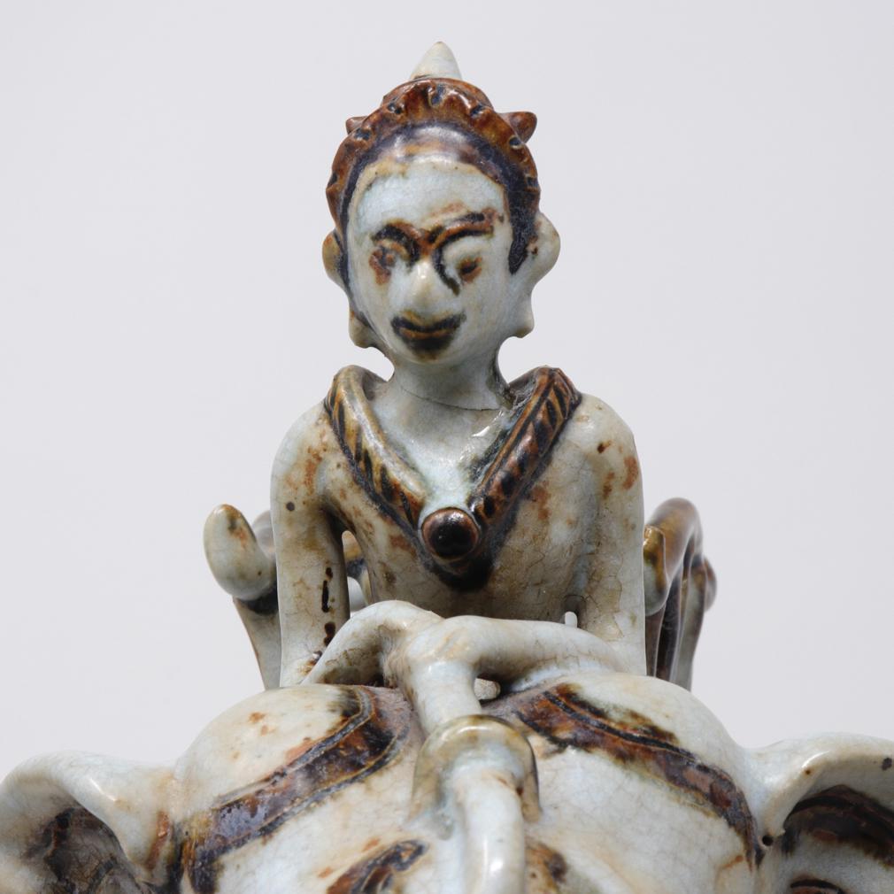Éléphant blanc de guerre thaïlandais ancien en vente 1