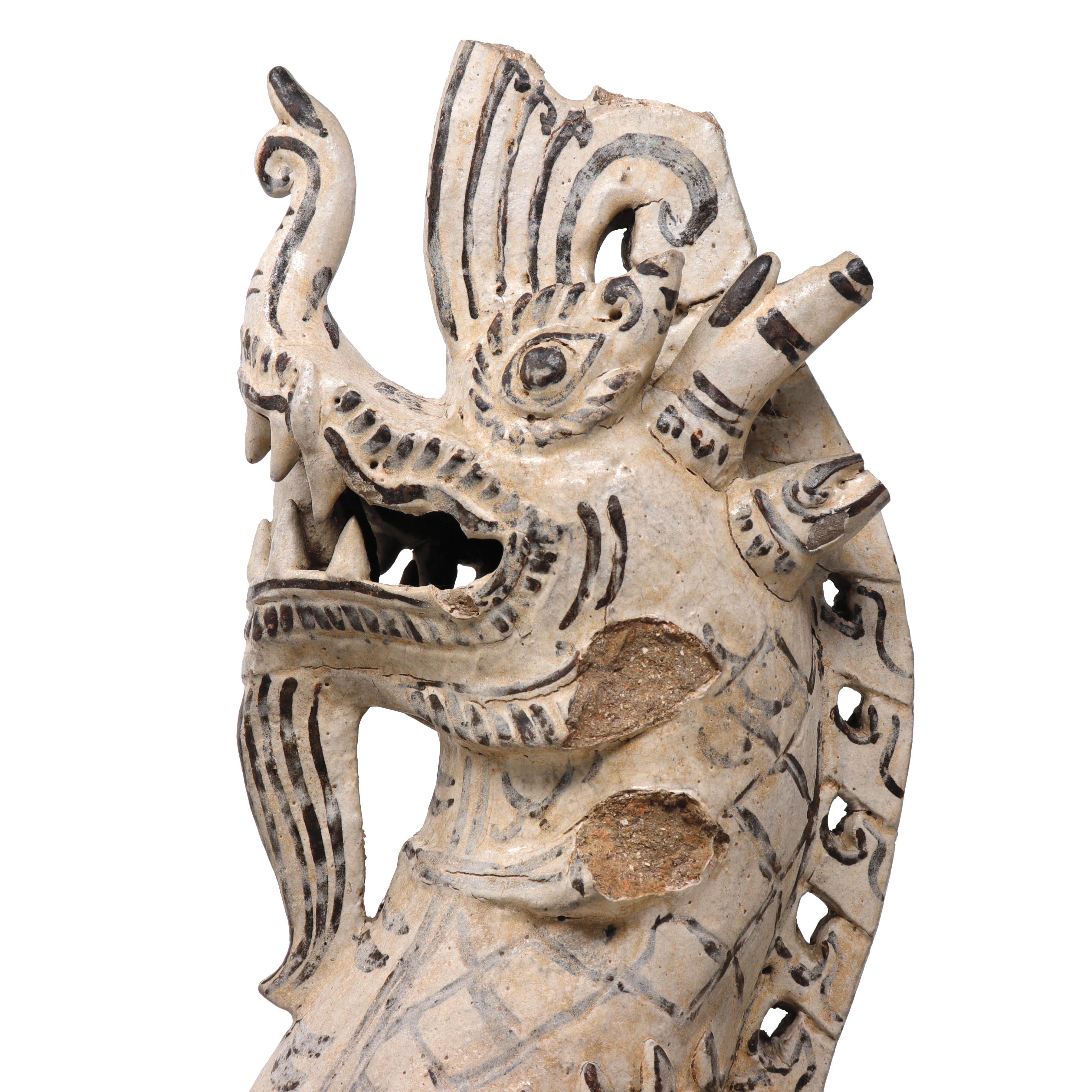 Antike thailändische Makara-Keramik-Schubladenfliesen, Sukhothai, 15. Jahrhundert. im Angebot 4