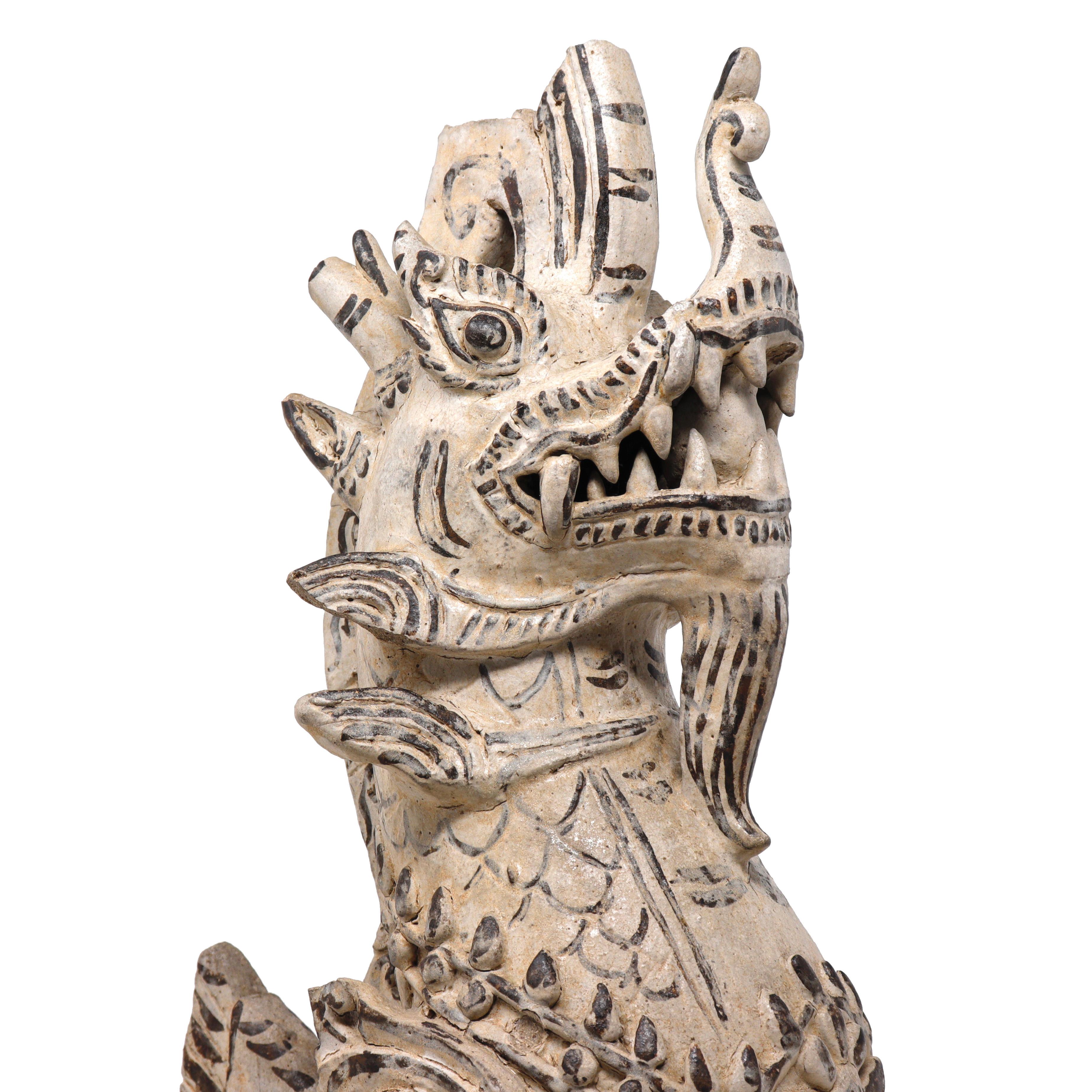 Antike thailändische Makara-Keramik-Schubladenfliesen, Sukhothai, 15. Jahrhundert. im Angebot 2
