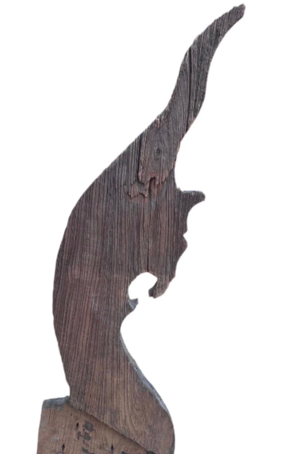 Antiguo remate de templo Naga tailandés Chino en venta