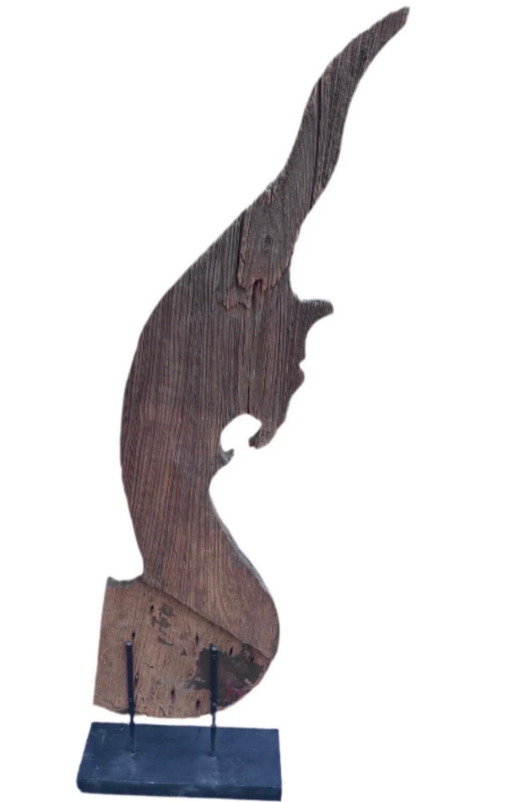 Antiguo remate de templo Naga tailandés siglo XIX en venta