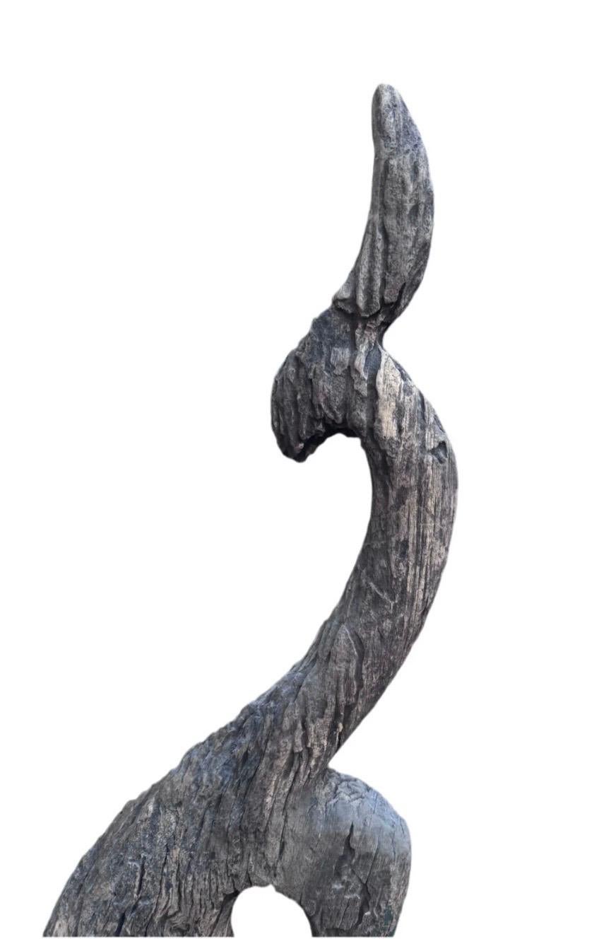 Antiguo remate de templo Naga tailandés con campana Chinoiserie en venta