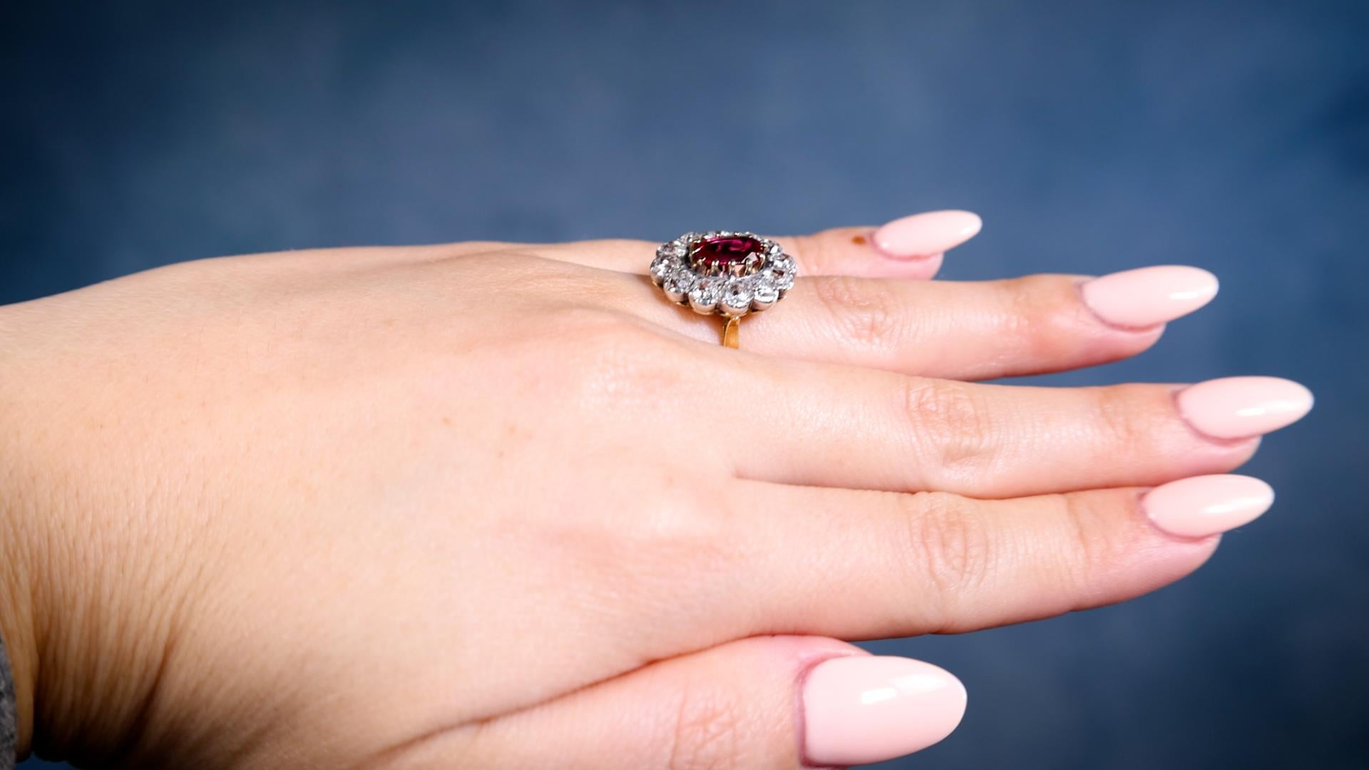 Antique Thai No Heat Ruby Diamond Silver 18k Yellow Gold Cluster Ring In Good Condition For Sale In Beverly Hills, CA