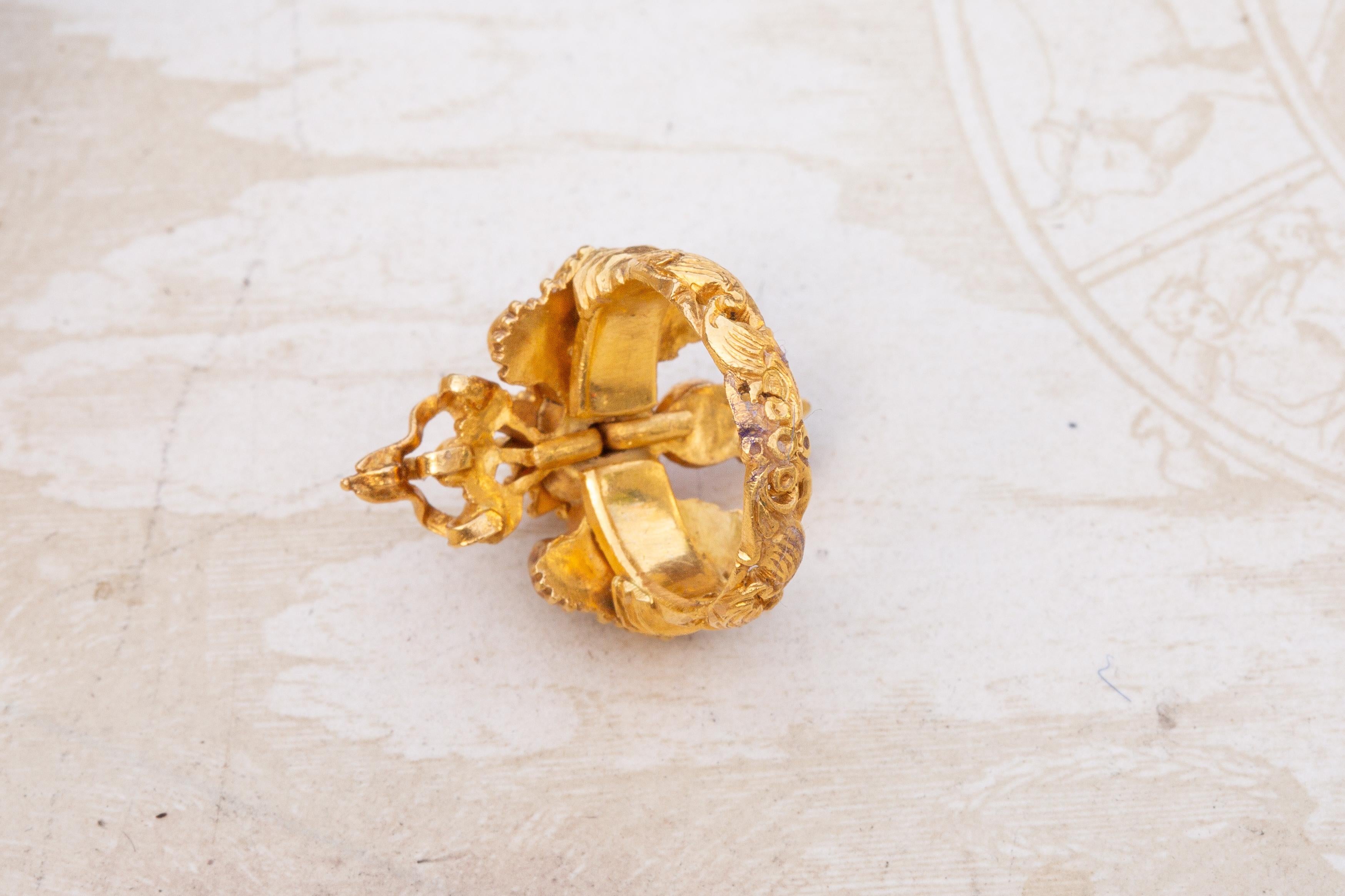 Antique Thai Siam 19th Century Gold Rose Cut Diamond and Ruby Garuda Bird Ring  For Sale 8