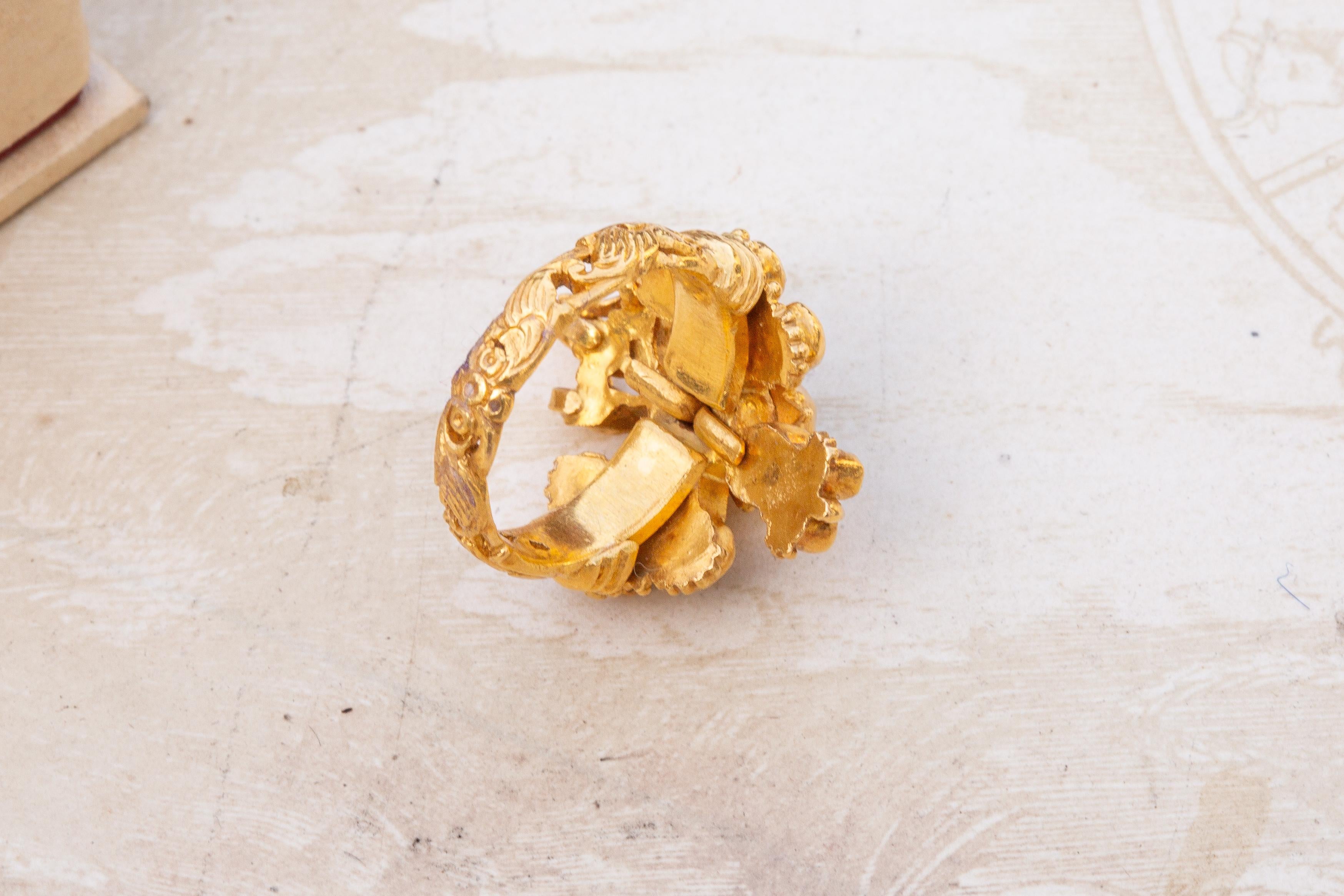 Antique Thai Siam 19th Century Gold Rose Cut Diamond and Ruby Garuda Bird Ring  For Sale 9