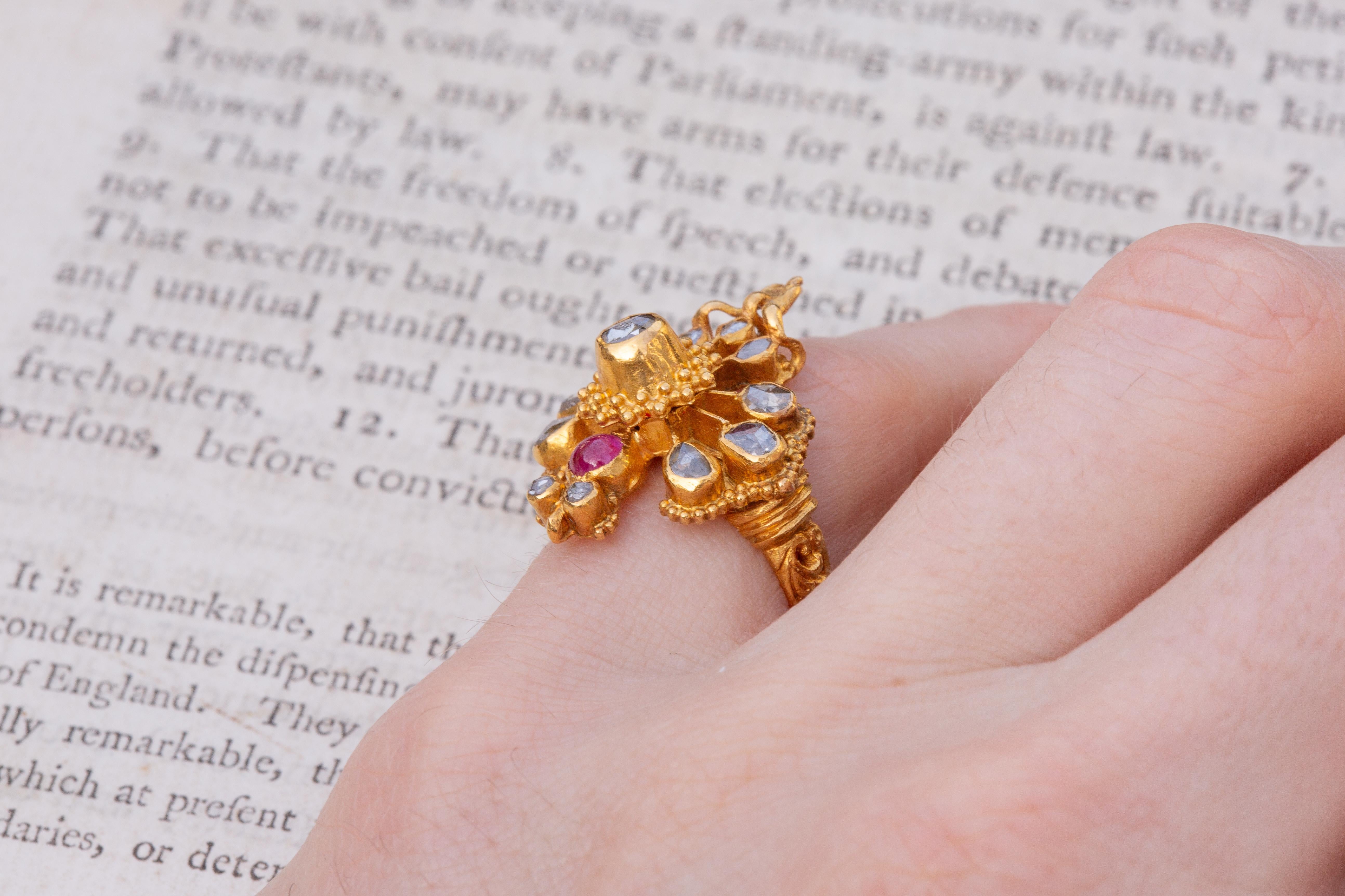 Antiker thai Siam-Vogelring aus Gold mit Diamanten im Rosenschliff und Rubin aus dem 19. Jahrhundert  im Angebot 11