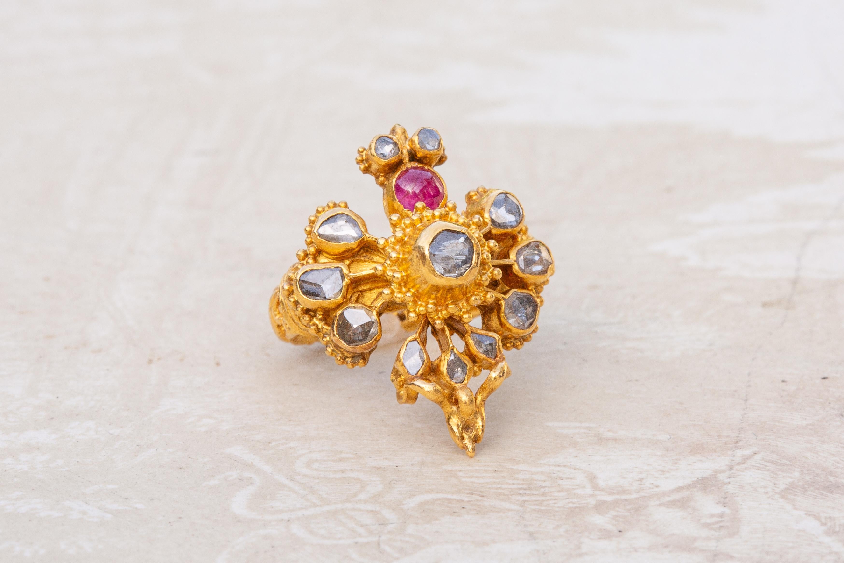 Antiker thai Siam-Vogelring aus Gold mit Diamanten im Rosenschliff und Rubin aus dem 19. Jahrhundert  im Zustand „Gut“ im Angebot in London, GB