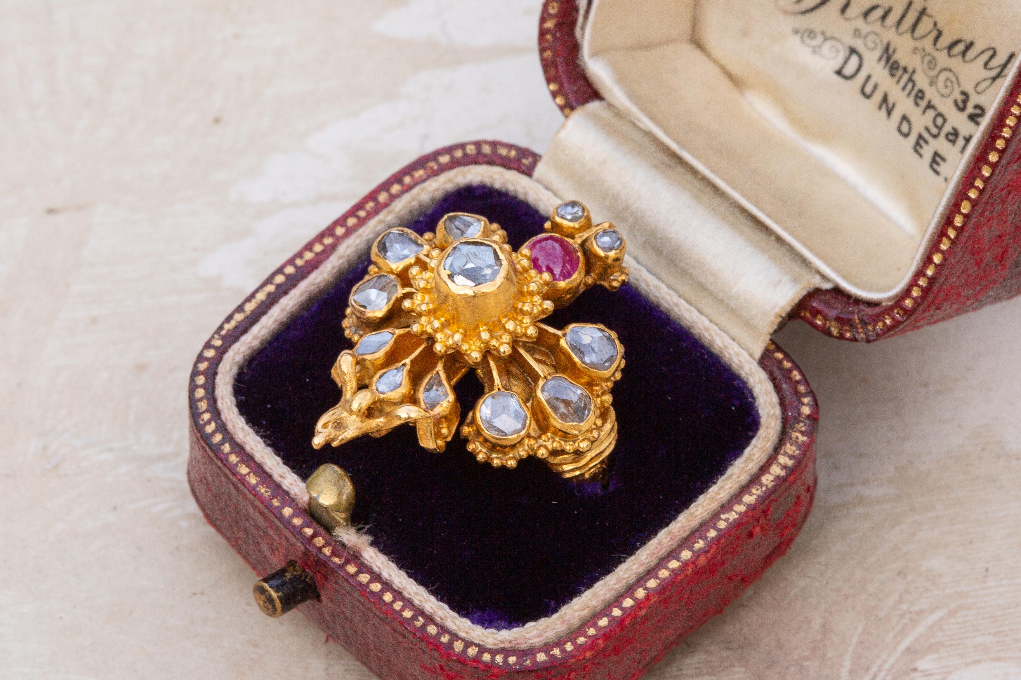 Antique Thai Siam 19th Century Gold Rose Cut Diamond and Ruby Garuda Bird Ring  For Sale 4