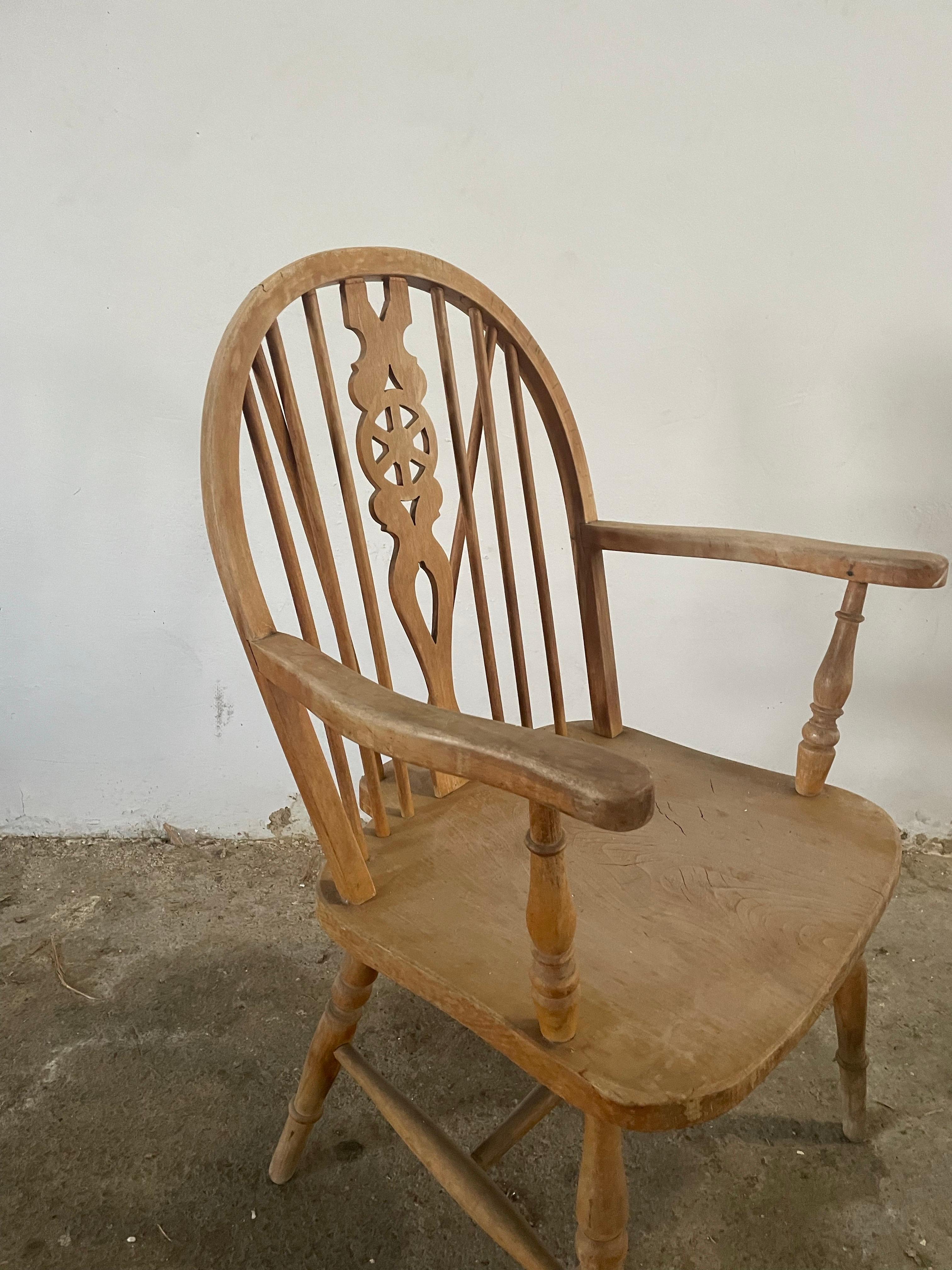 19th Century Antique Thames Valley Windsor Wheel Back Armchair, circa 1800 For Sale