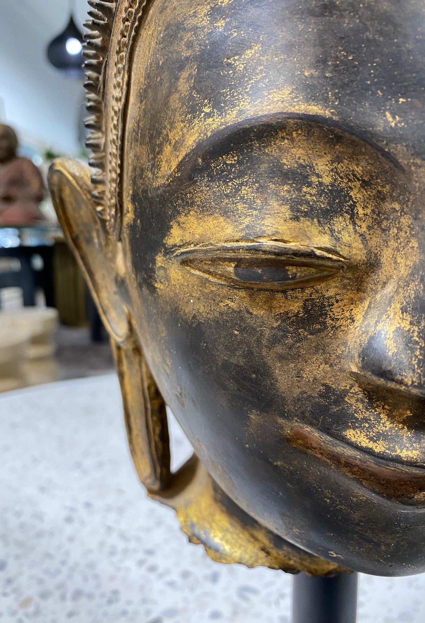 Antike Thayo Burma Myanmar Shan Thai Asiatische Buddha-Kopf-Skulptur-Statue, Thayo im Zustand „Gut“ im Angebot in Studio City, CA