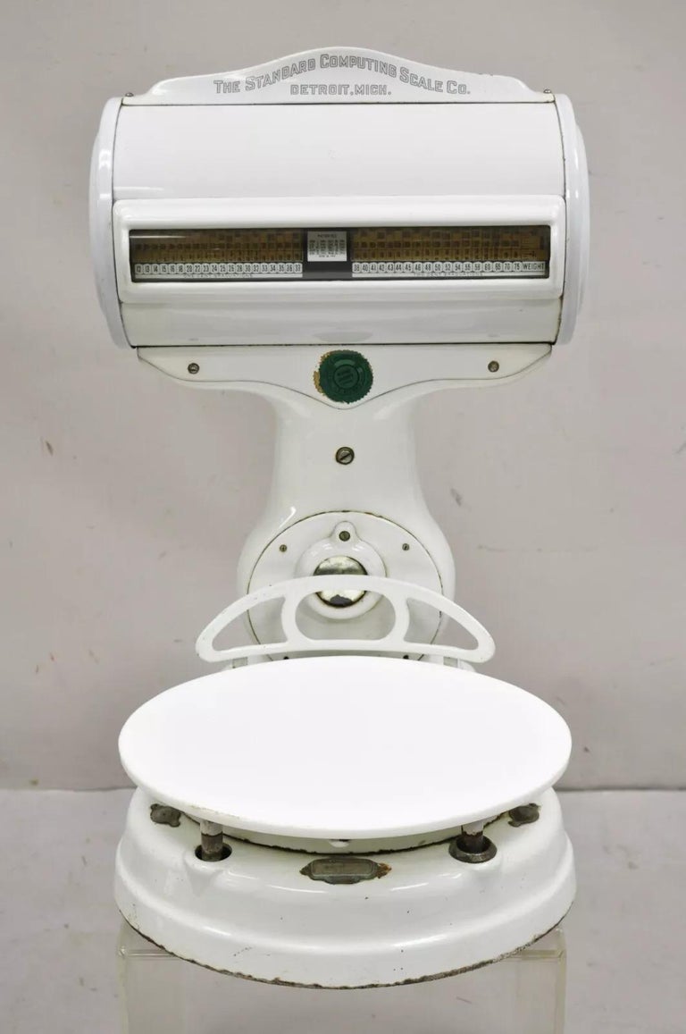 Antigua balanza de mostrador The Standard Computing Scale Co Dry Goods  General Store en venta en 1stDibs España, image size:768x1157