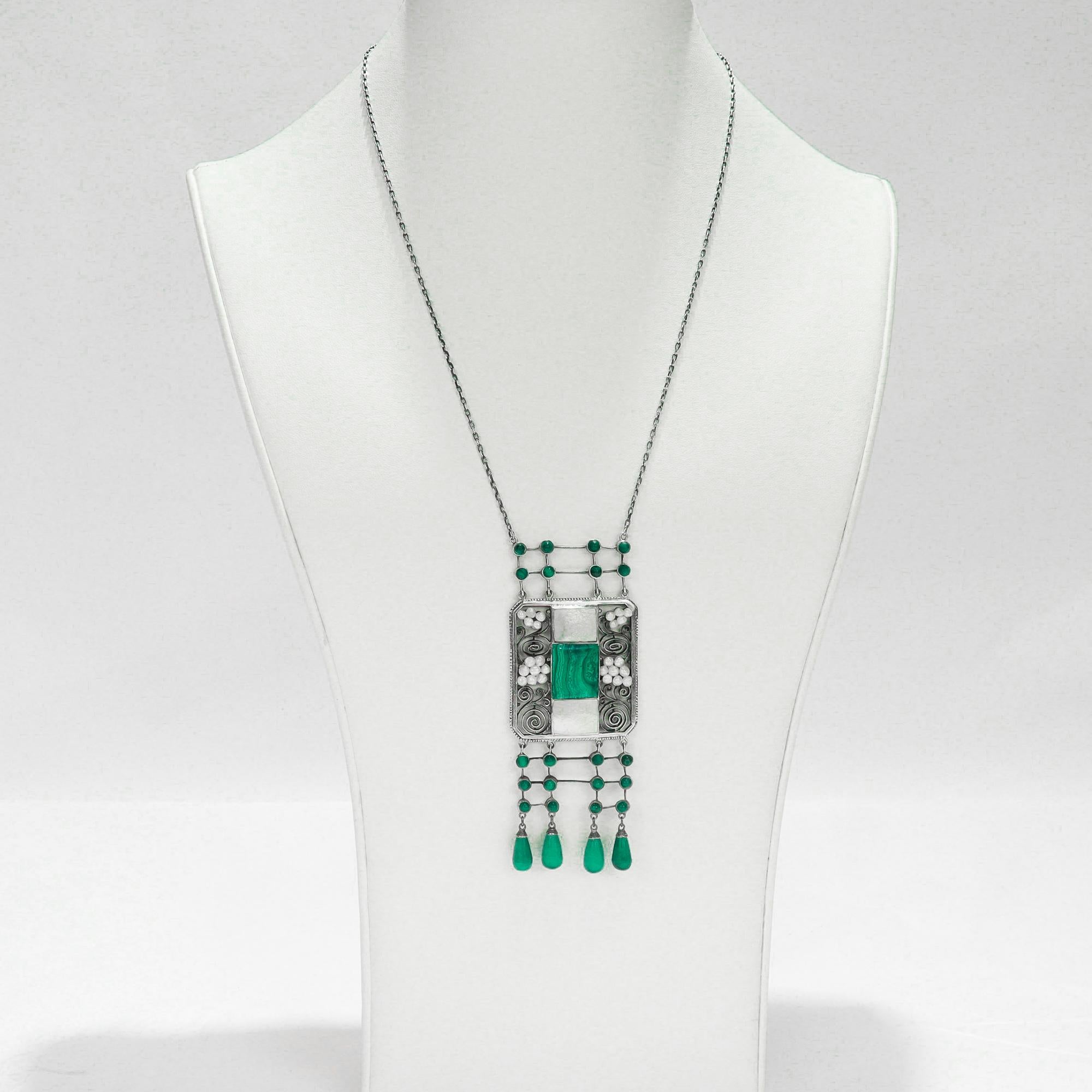 Collana antica Theodor Fahrner in argento, malachite e perle Jugendstil In condizioni buone in vendita a Philadelphia, PA