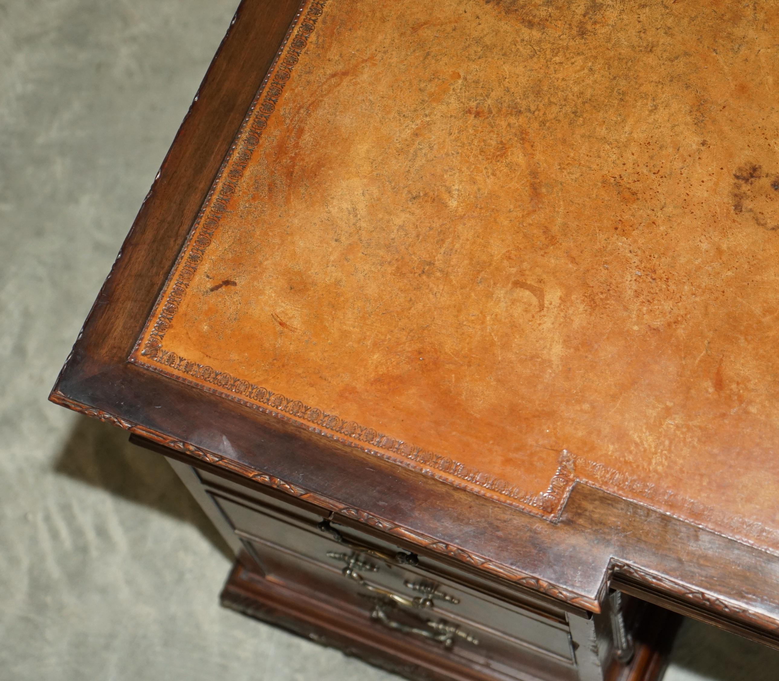Antike antike Thomas Chippendale Revival Inverted Breakfront Partner-Schreibtisch-Lederplatte im Angebot 5