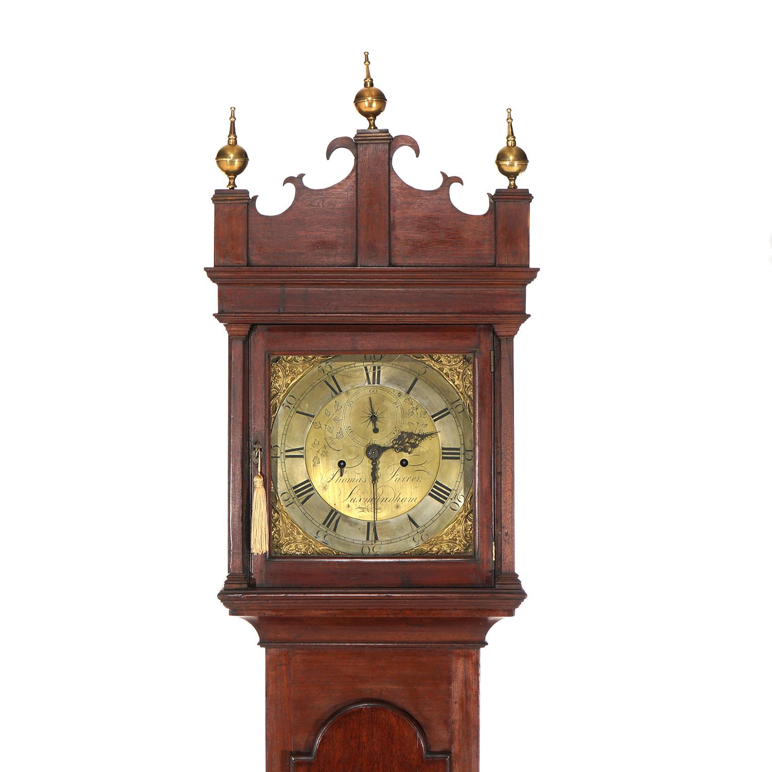 Acajou Horloge ancienne à grand-père en acajou avec fleurons en laiton de Thomas Farrer 19e siècle en vente