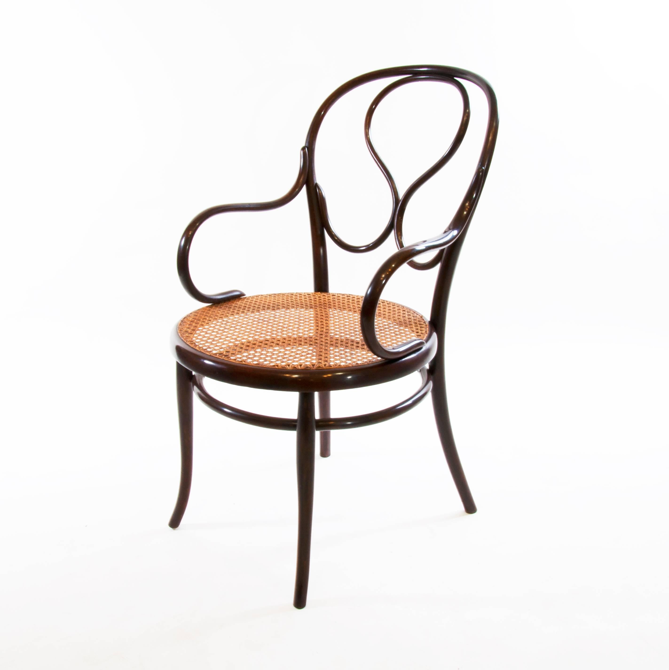 Antique Thonet bentwood armchair fauteuil no. 20, designed circa 1895 by the Gebruder Thonet. 
Very rare and antique; manufactured between 1900-1920.

The company Thonet was founded by Michael Thonet and was greatly expanded by his sons. They