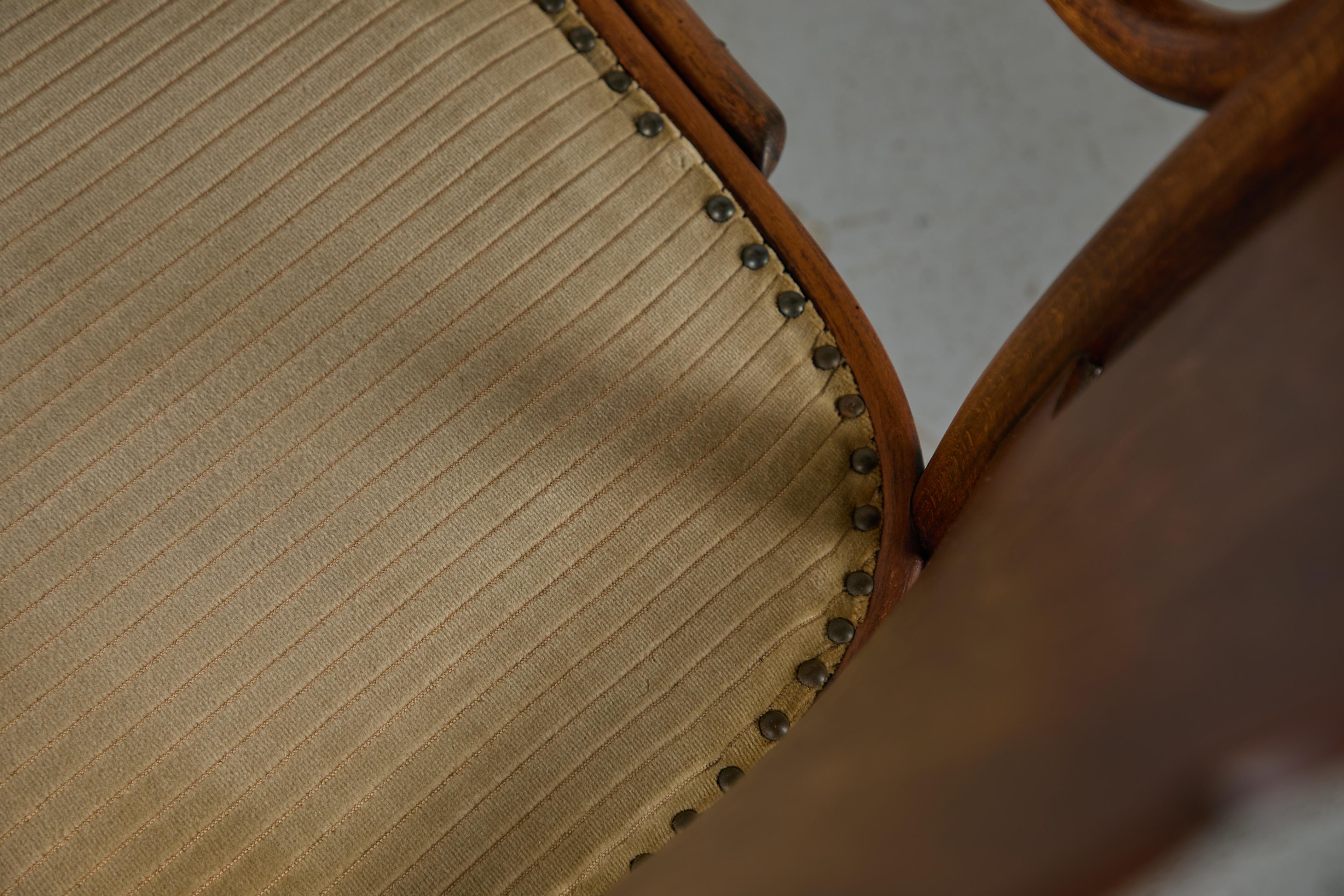 Antique Thonet Bentwood Armchair Model No. 70 en venta 9