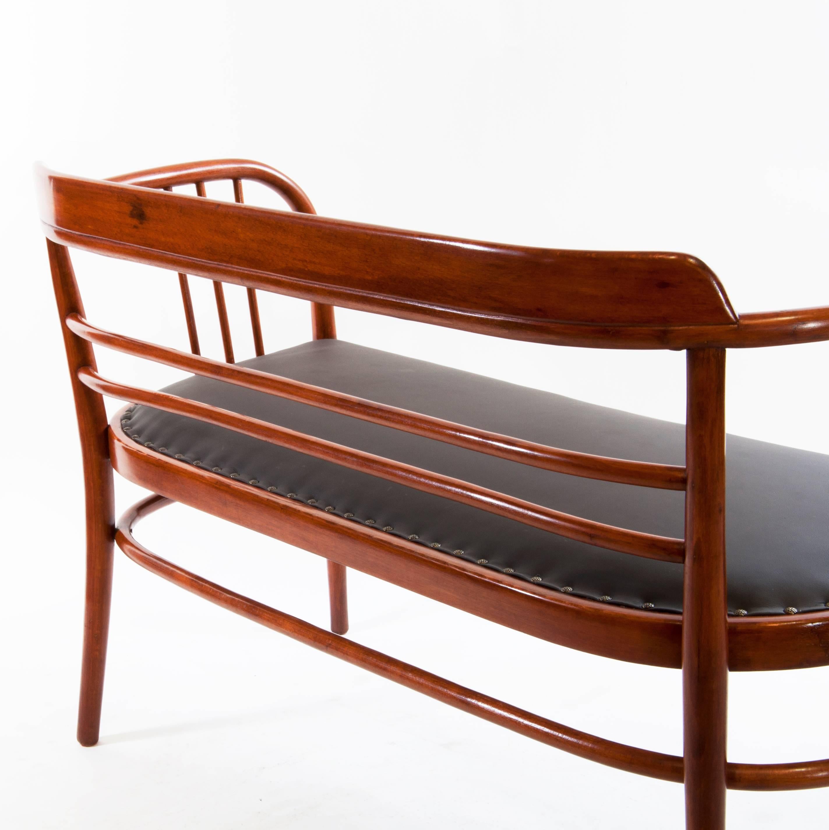 Antique Thonet Bentwood Bench B93 C Jugendstil In Excellent Condition For Sale In Vienna, AT