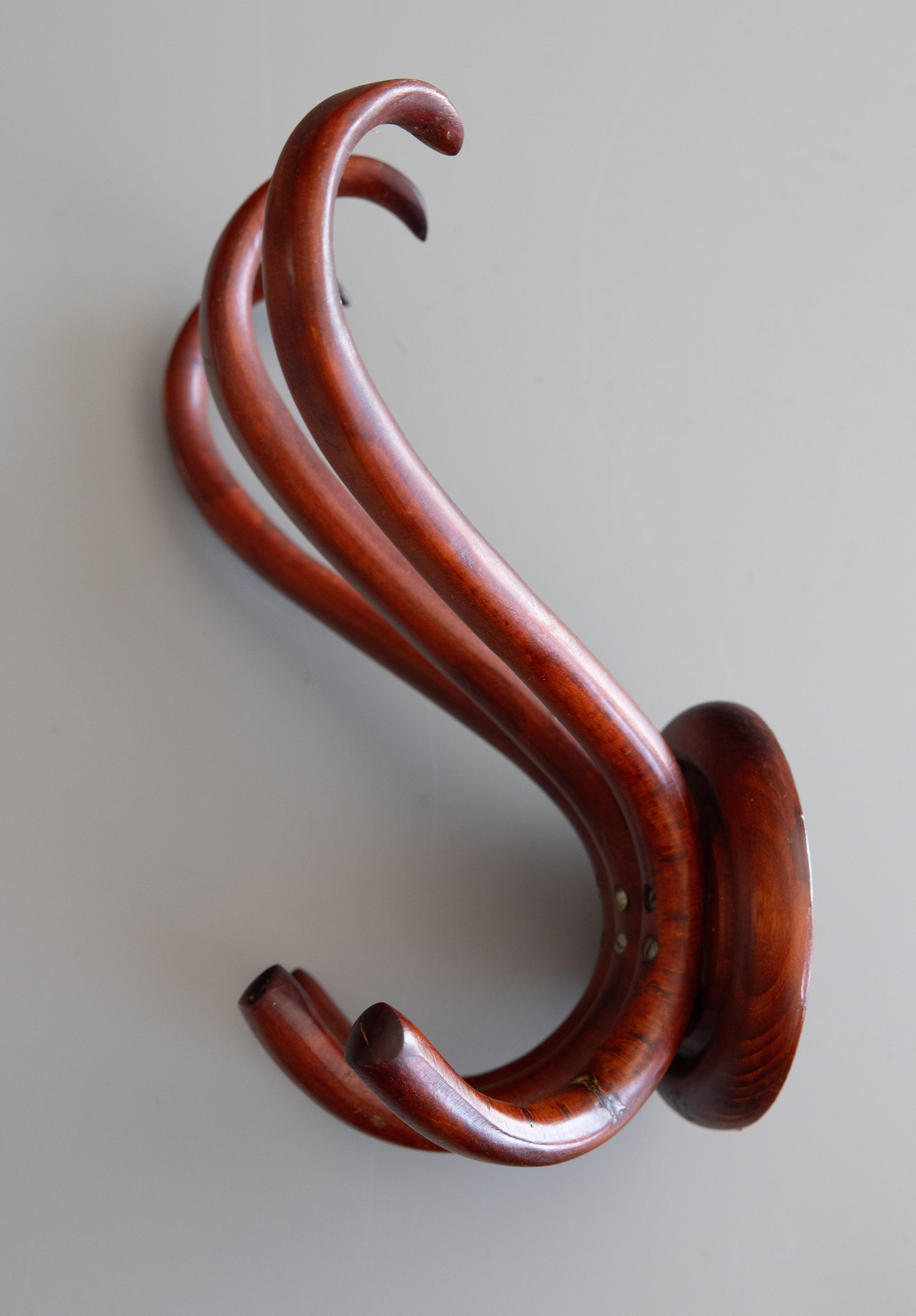 Antiker Thonet Garderoben- und Hutständer aus Bugholz, CIRCA 1920 im Zustand „Gut“ im Angebot in Pearland, TX