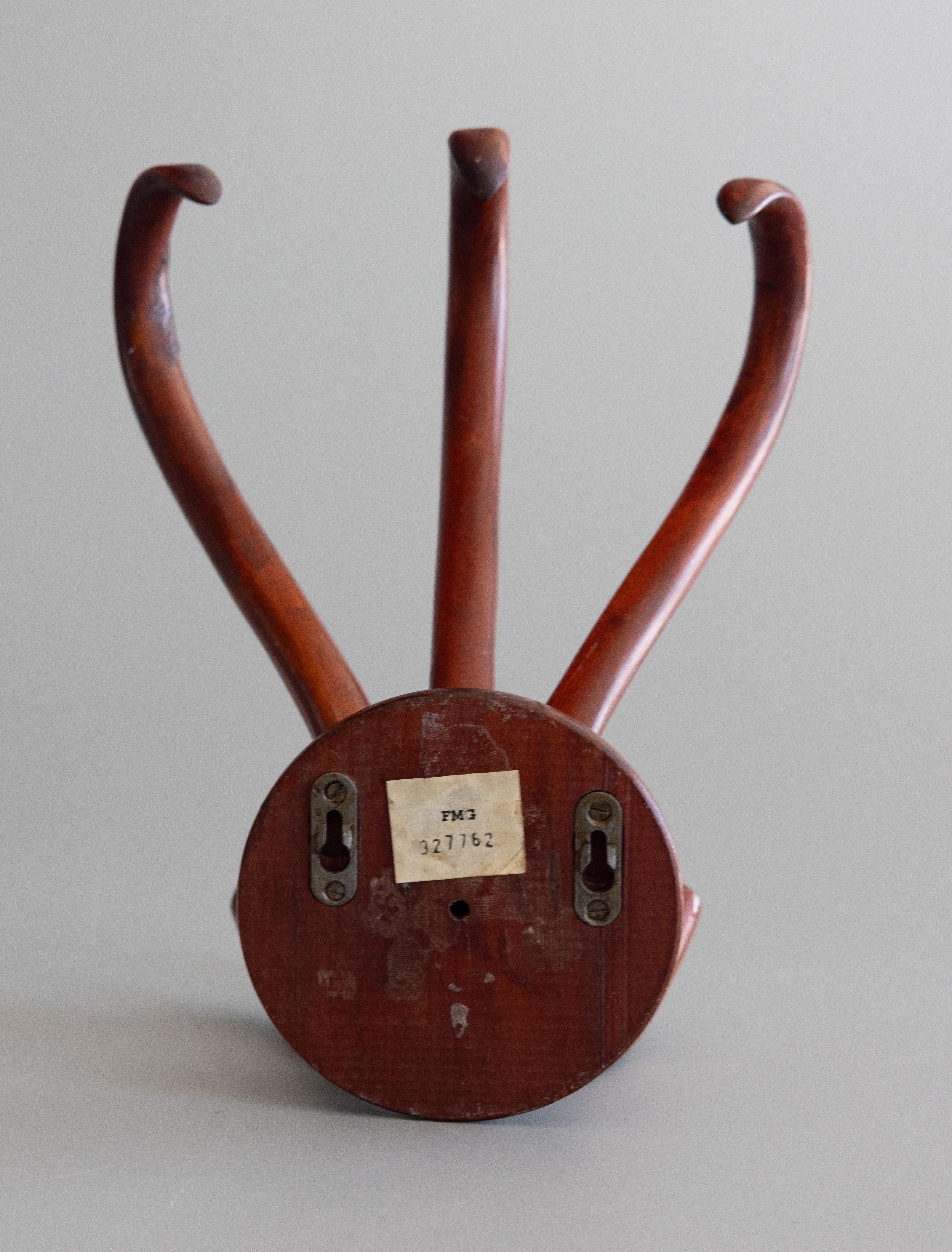 Antiker Thonet Garderoben- und Hutständer aus Bugholz, CIRCA 1920 im Angebot 2