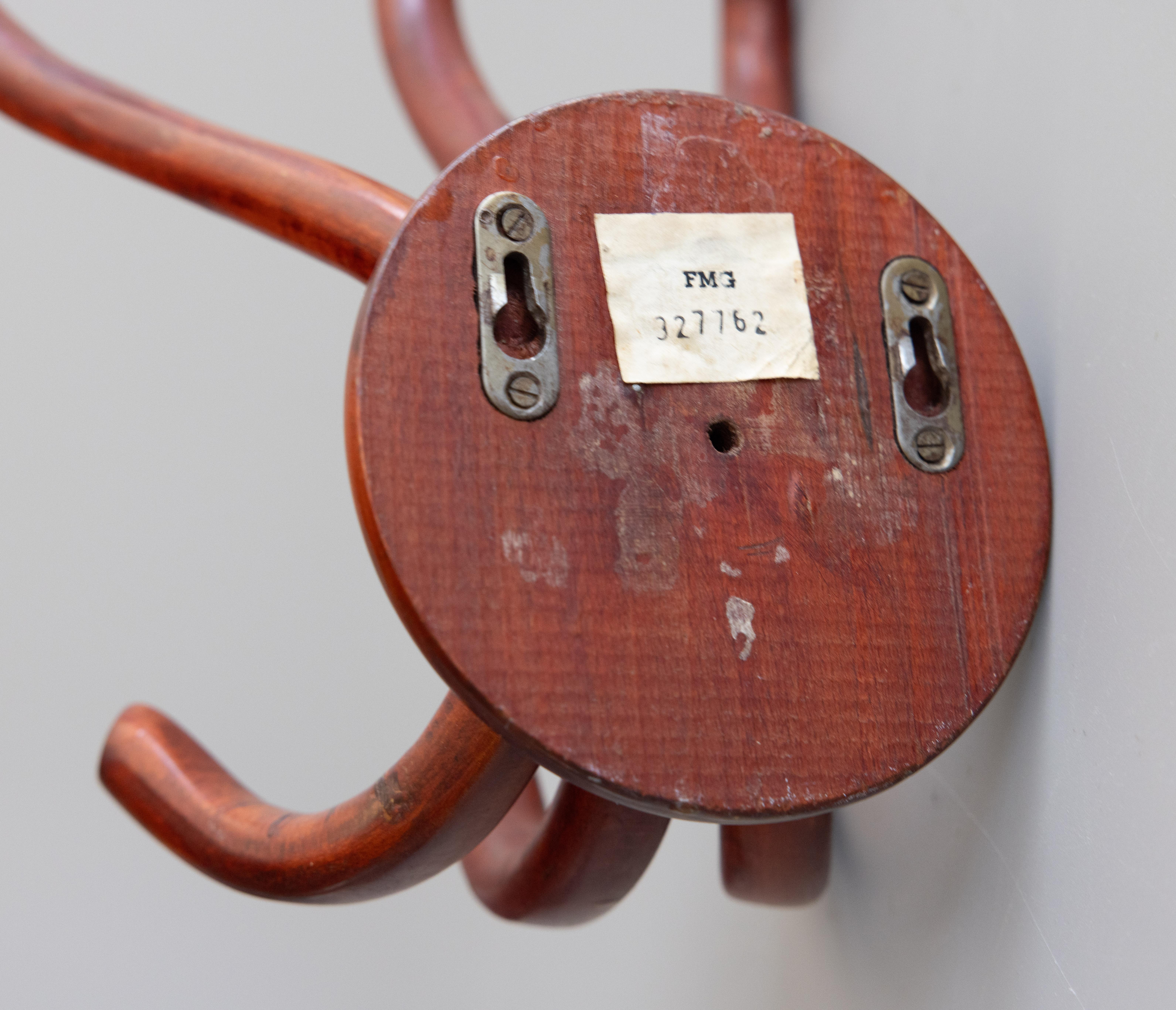 Antiker Thonet Garderoben- und Hutständer aus Bugholz, CIRCA 1920 im Angebot 3