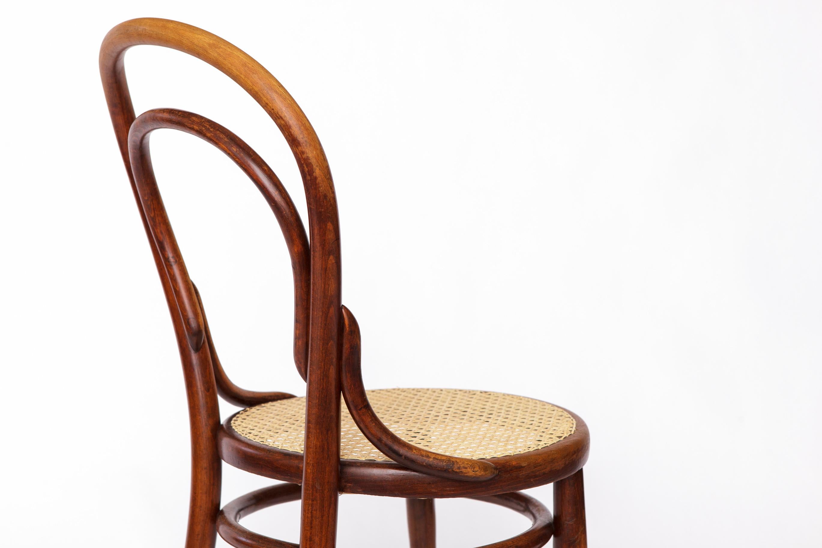 Antique Thonet No. 14 Chair – Iconic Viennese Coffee House Bentwood Chair with C For Sale 1