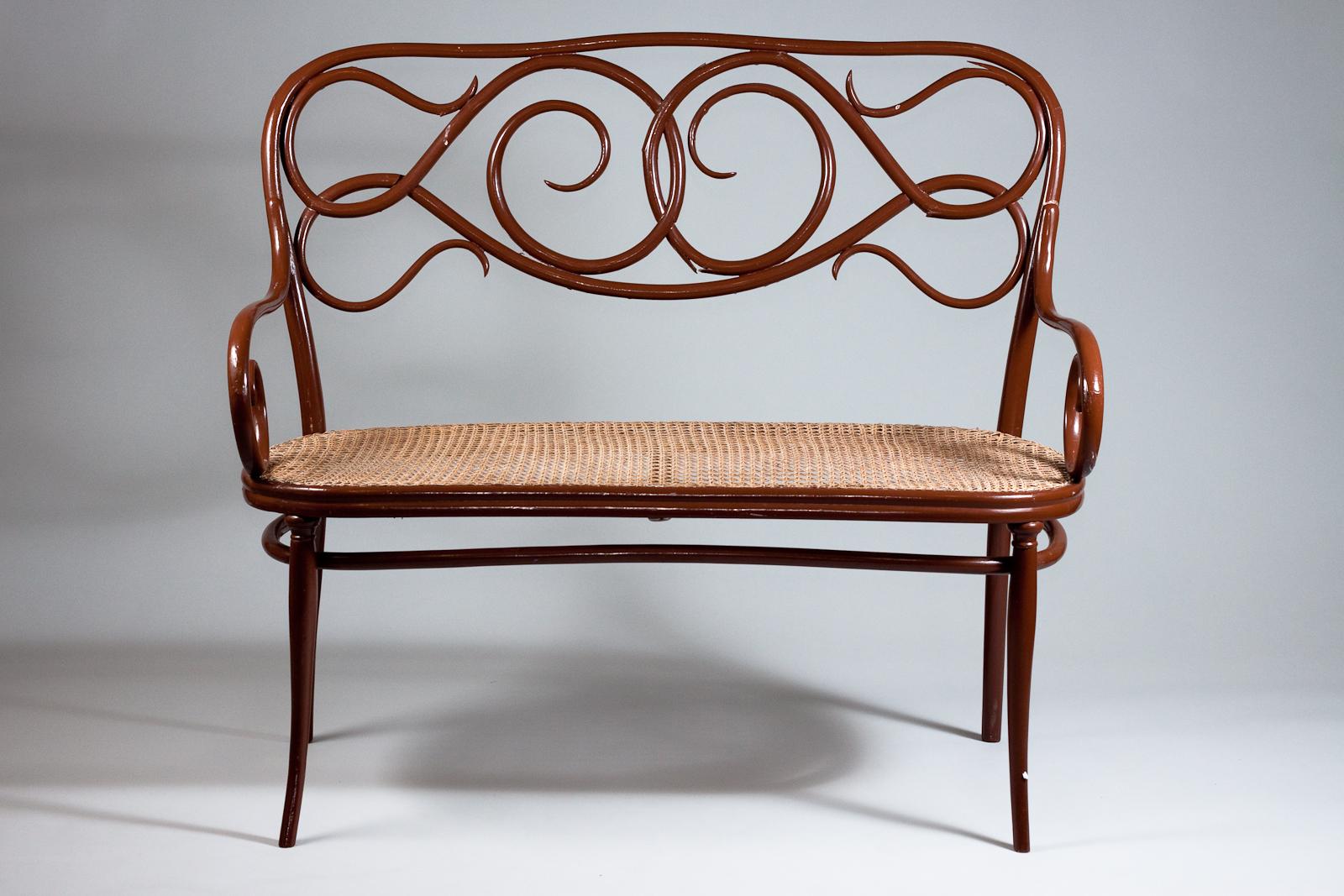 Antikes Thonet-Sofa Nr. 2 aus Bugholz, spätes 19. Jahrhundert im Angebot 1