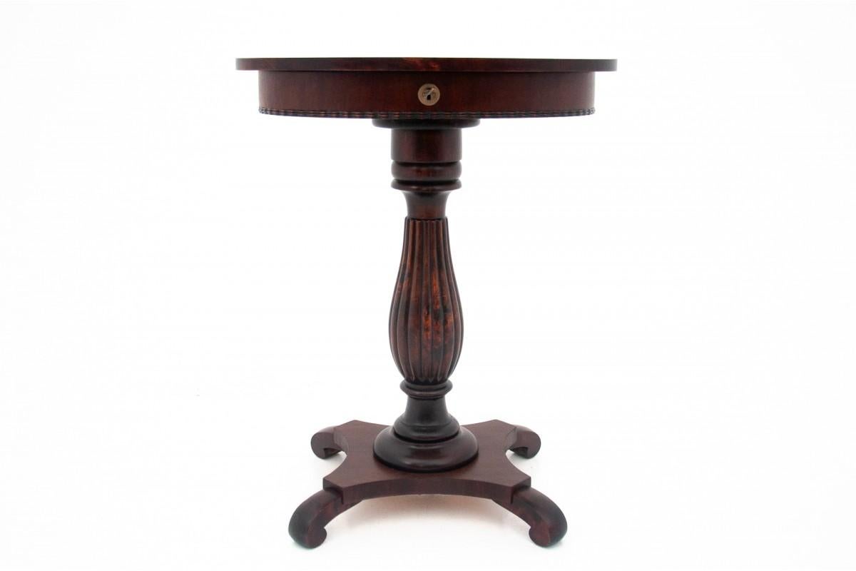 Empire Antique thread table, Northern Europe, around 1860. After renovation. For Sale
