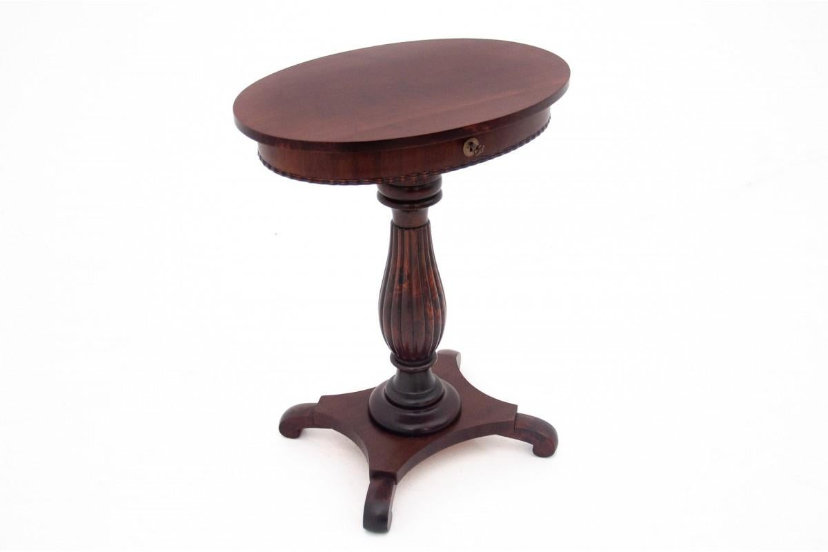 Swedish Antique thread table, Northern Europe, around 1860. After renovation. For Sale