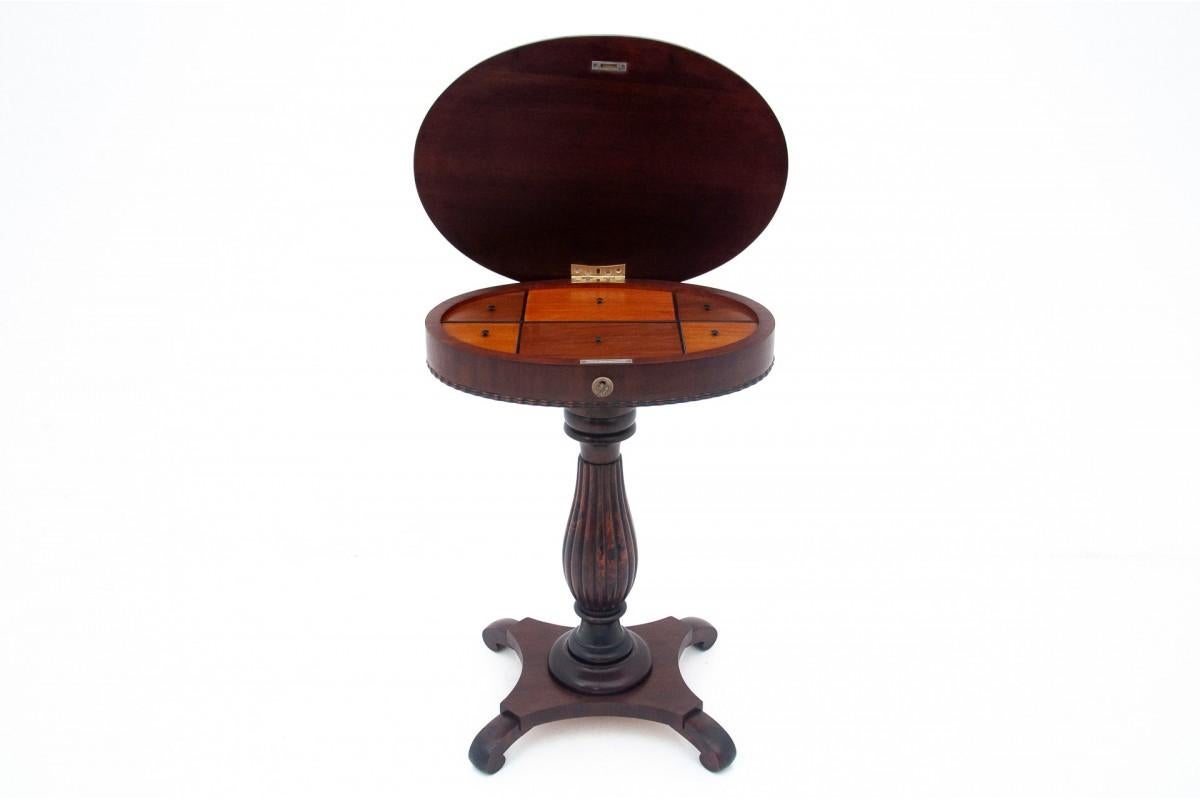 Mid-19th Century Antique thread table, Northern Europe, around 1860. After renovation. For Sale