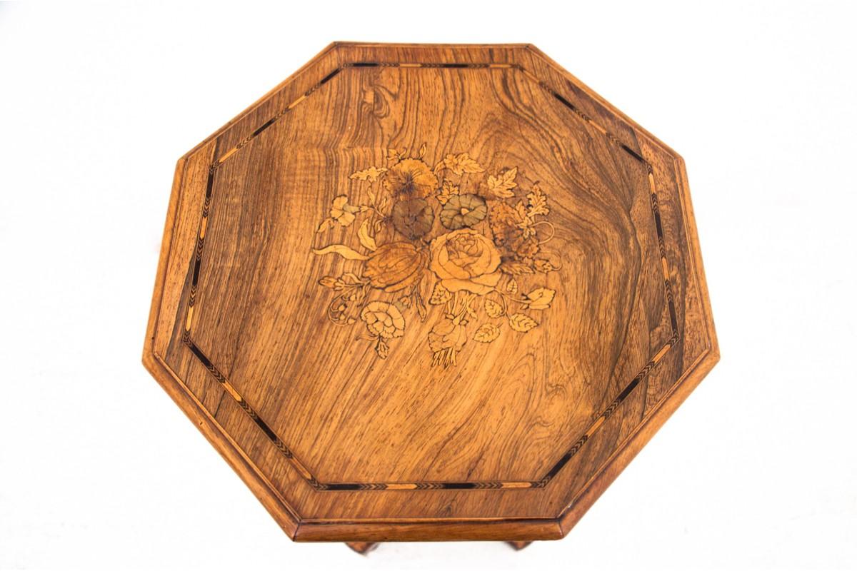 Antique thread table, Northern Europe, late 19th century. 5