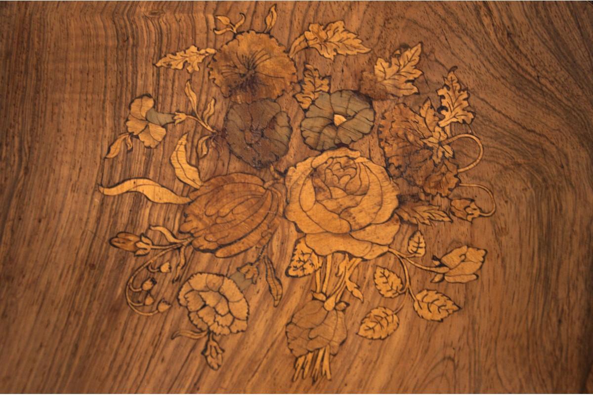 Antique thread table, Northern Europe, late 19th century. 6