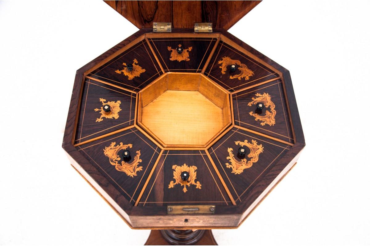 Walnut Antique thread table, Northern Europe, late 19th century.