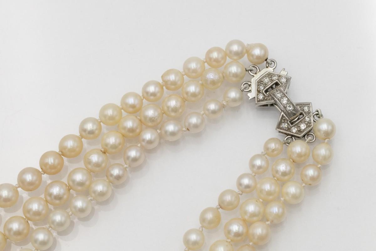 Art Nouveau Antique three-row pearl necklace with a platinum clasp and diamonds. For Sale