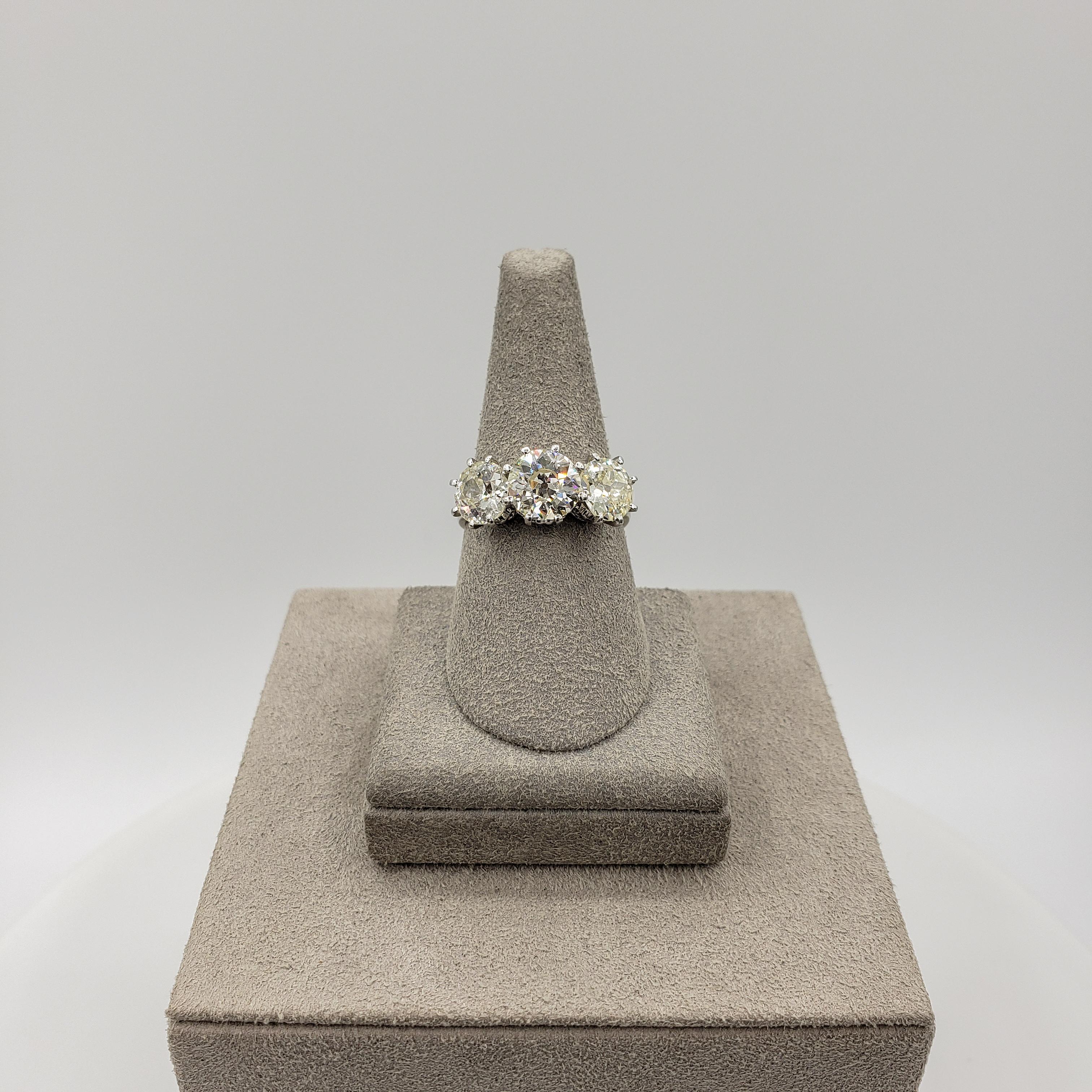 Women's Antique Three-Stone Diamond Platinum Ring