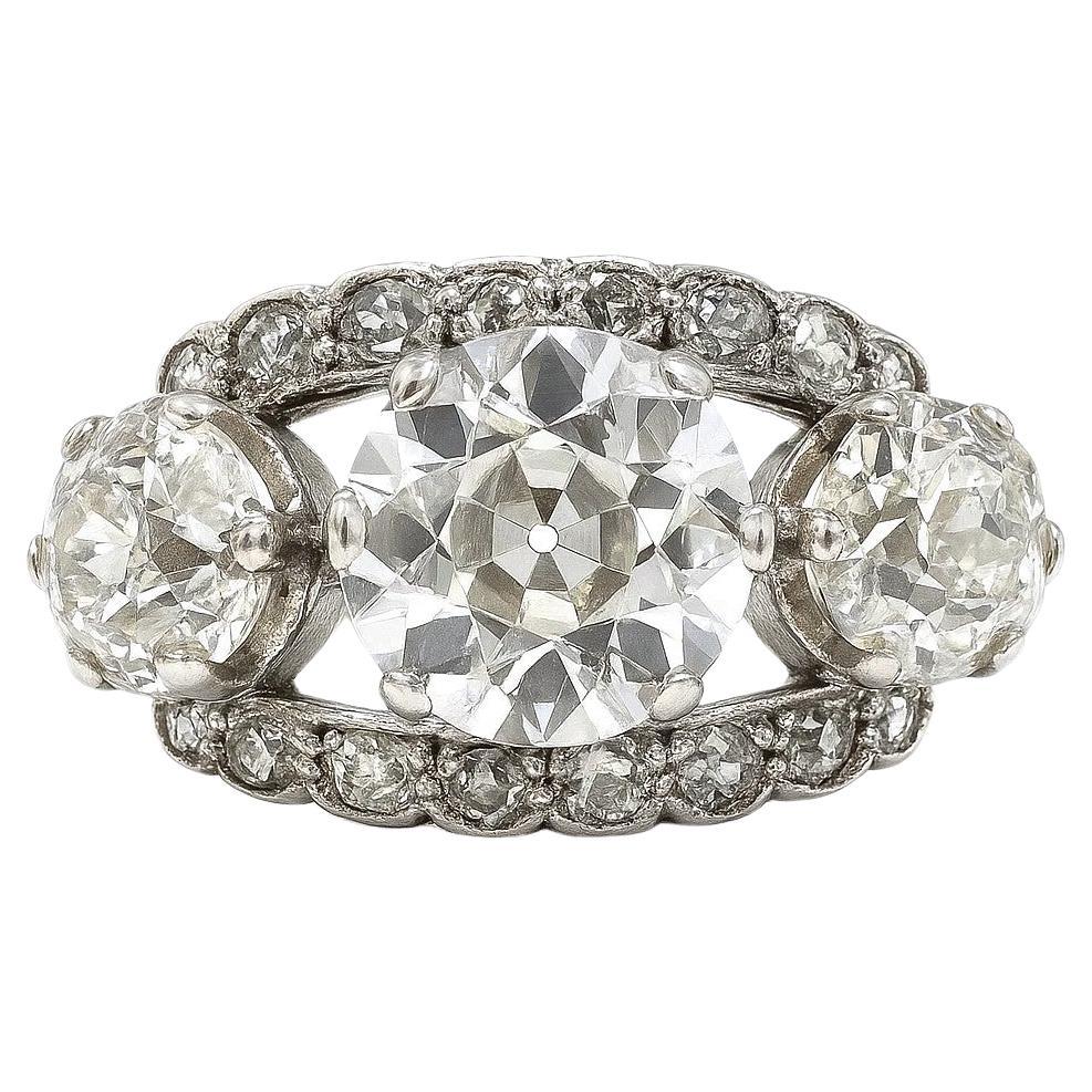 Bague ancienne à trois pierres en diamant de taille européenne