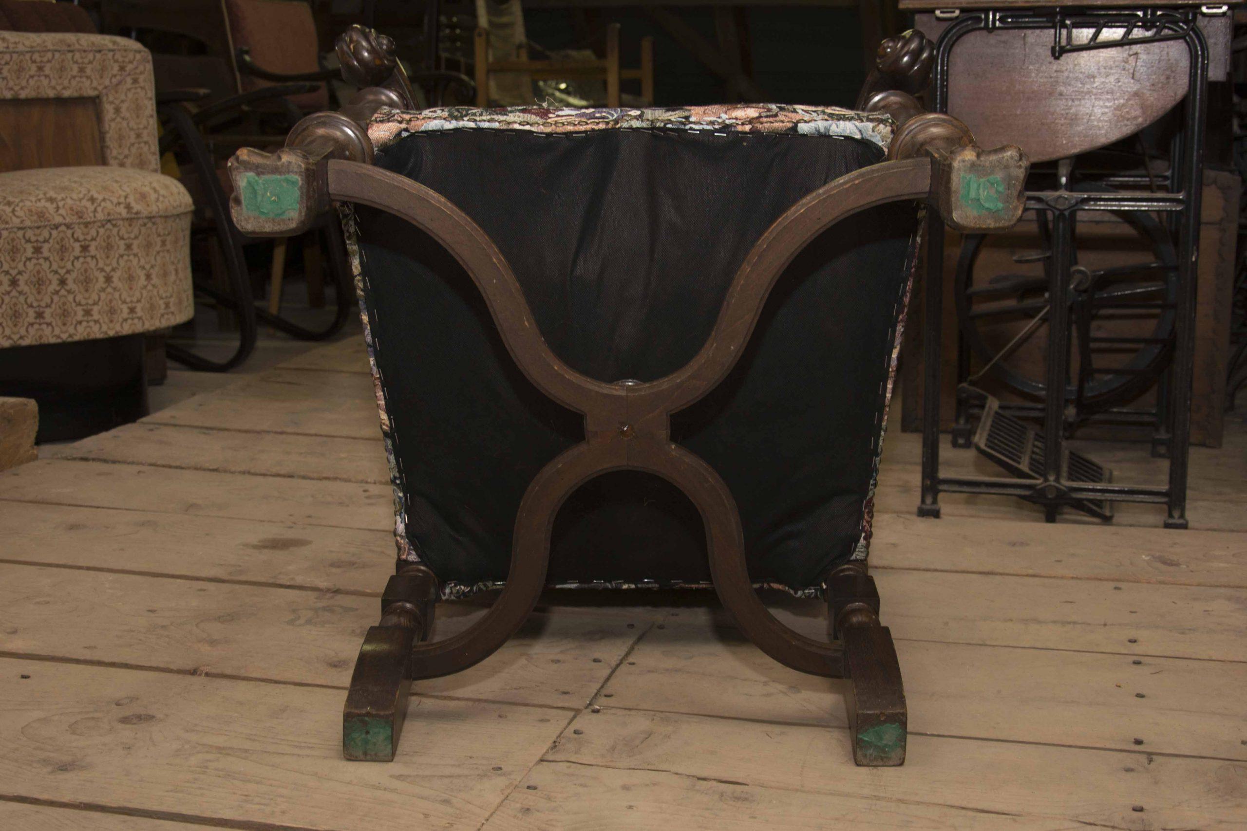 Fauteuil trône ancien de style Renaissance, XIXe siècle en vente 4