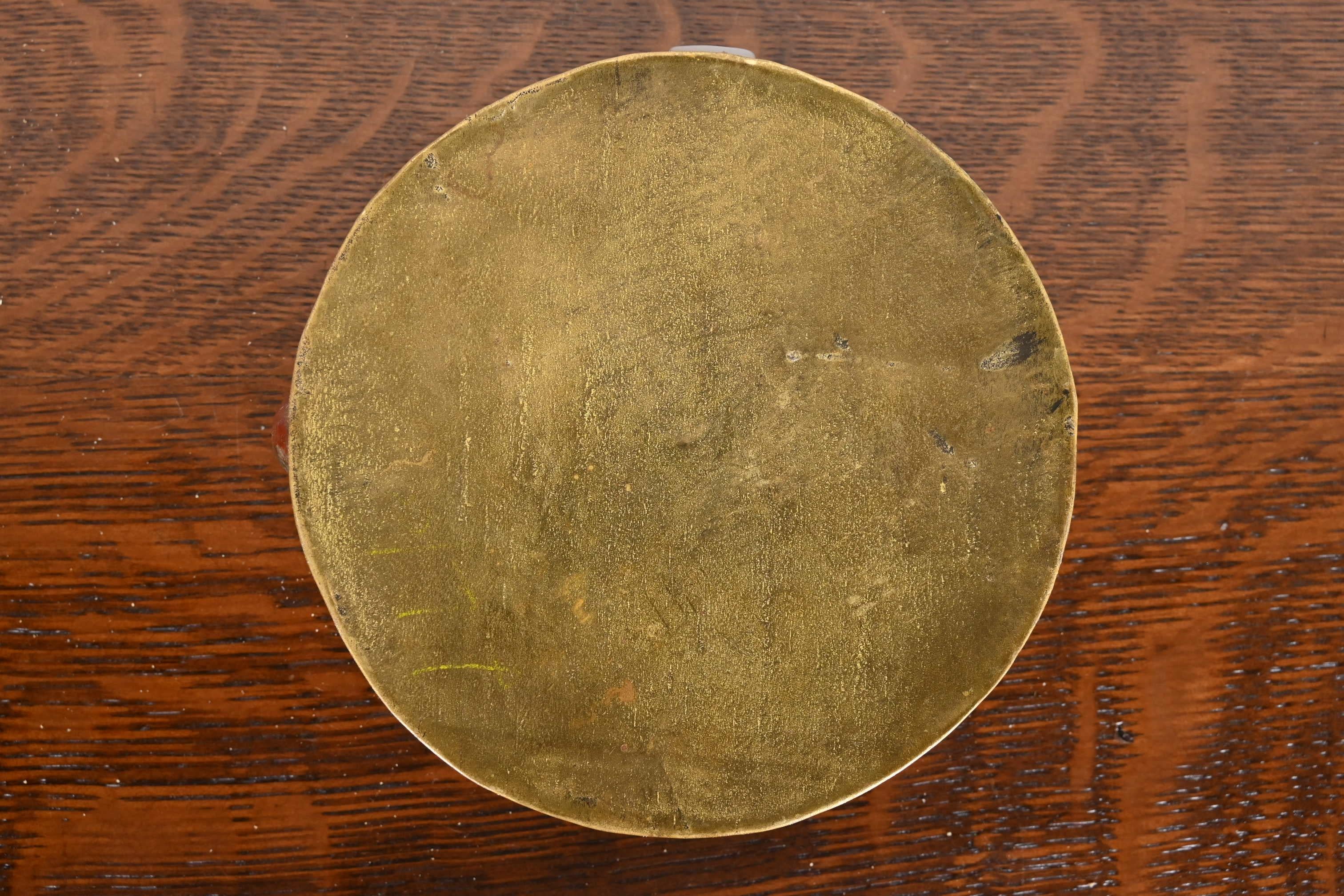 Antigua caja nupcial tibetana de bronce con filigrana y ágata en venta 4