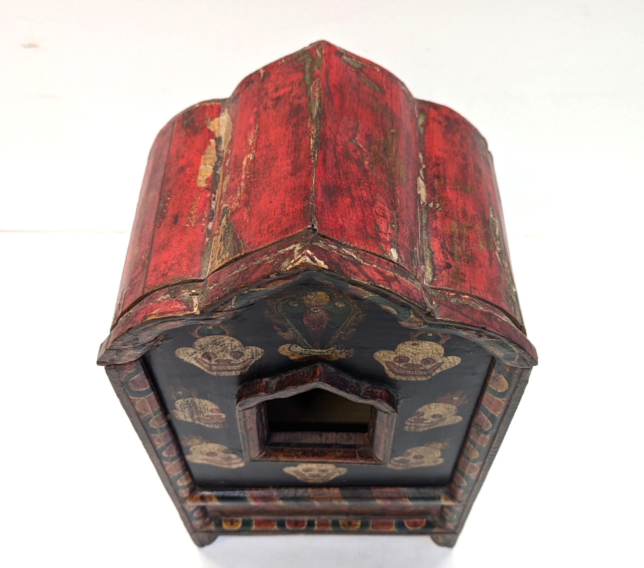 Antique Tibetan Buddha Box In Distressed Condition In New York, NY