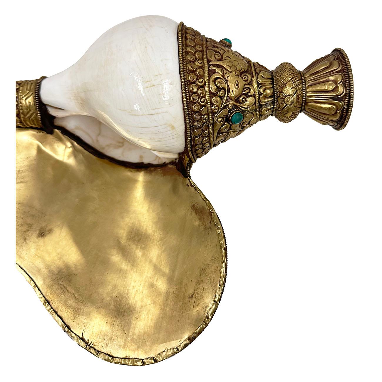 Antique Tibetan Buddhist Conch Shell with Turquoise, Coral inlay For Sale 5