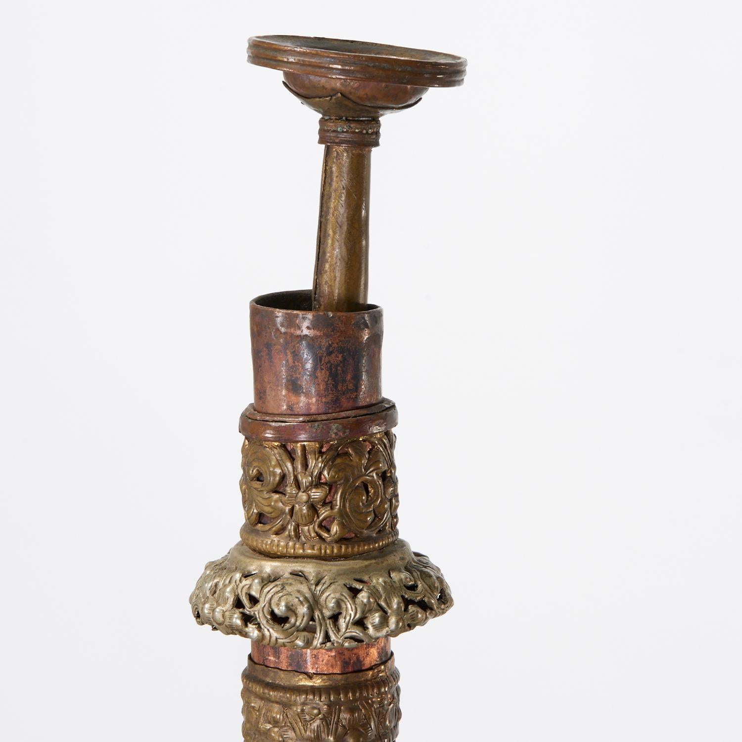Ancien DungChen tibétain de la monastère bouddhiste en cuivre - succession Barbara J. Walters État moyen - En vente à Morristown, NJ