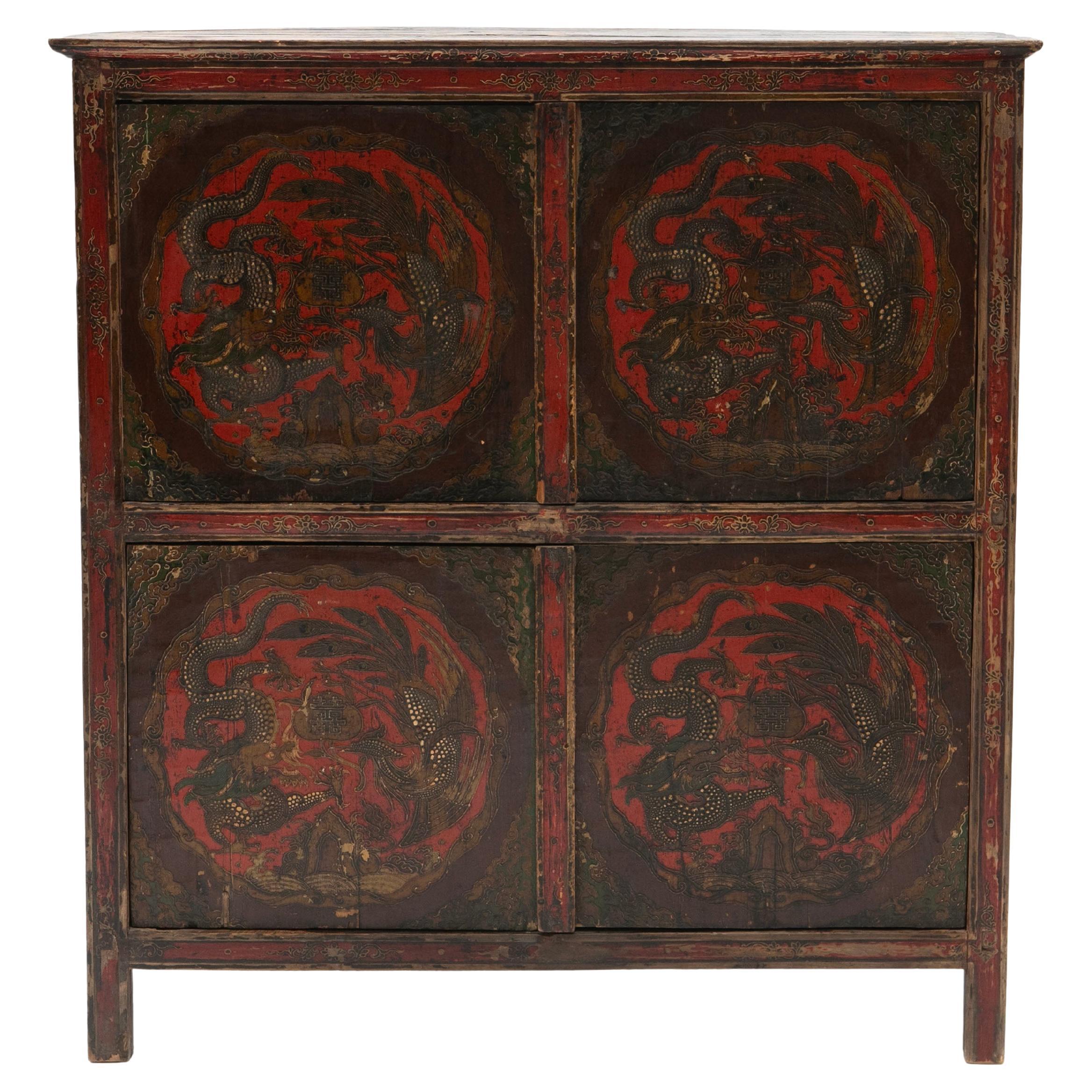 Armoire tibétaine ancienne avec décoration originale à motif de dragon