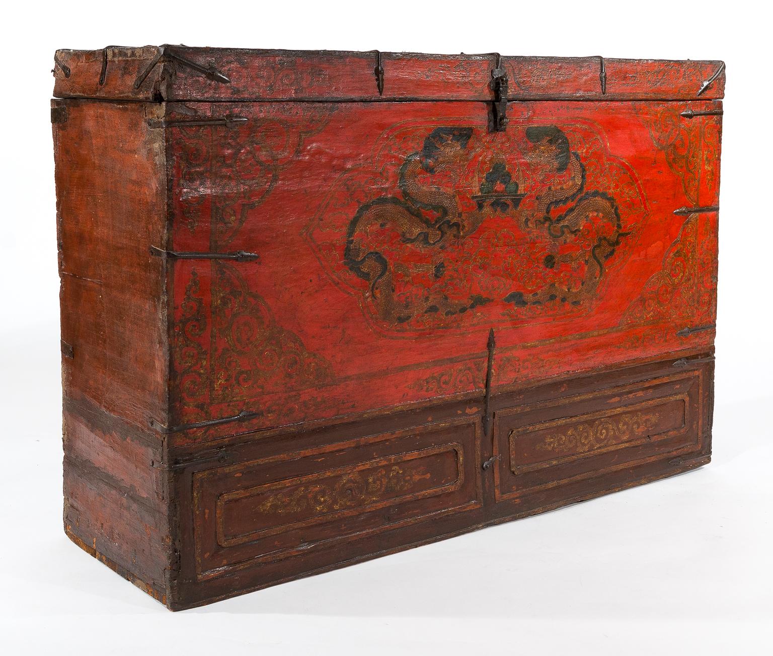 Antique Tibetan Chest with Original Red Paint In Good Condition In New York, NY