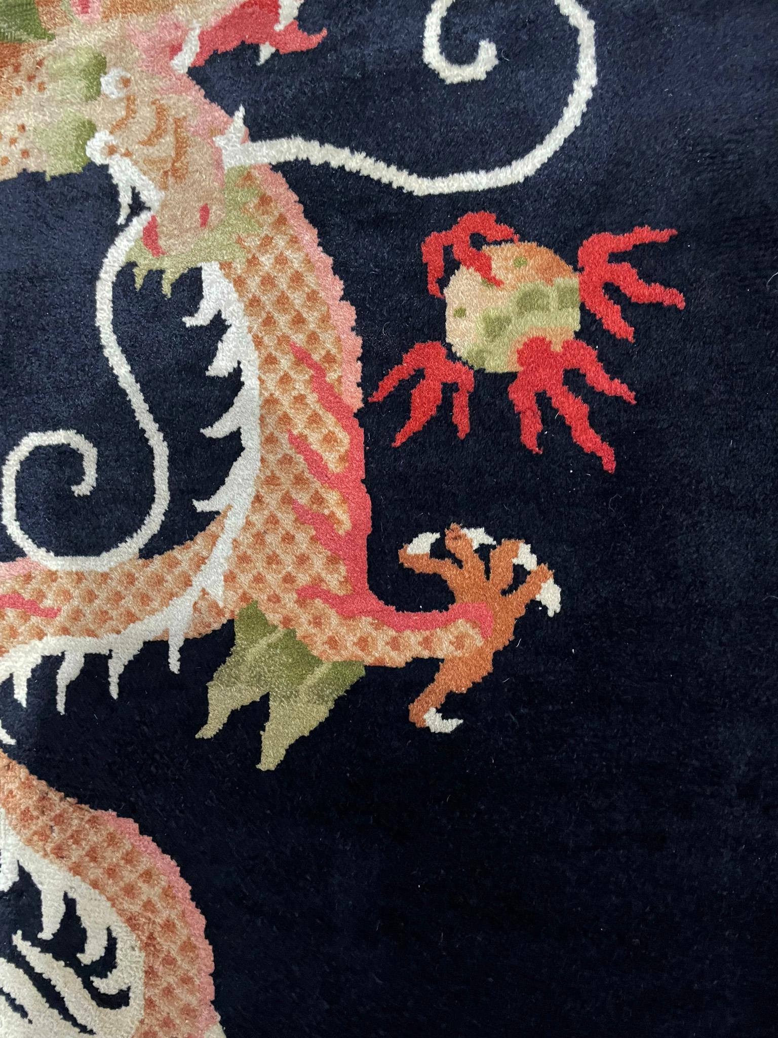 Antiker tibetischer orientalischer Drachen-Teppich,  WIE BESEHEN (Stammeskunst) im Angebot
