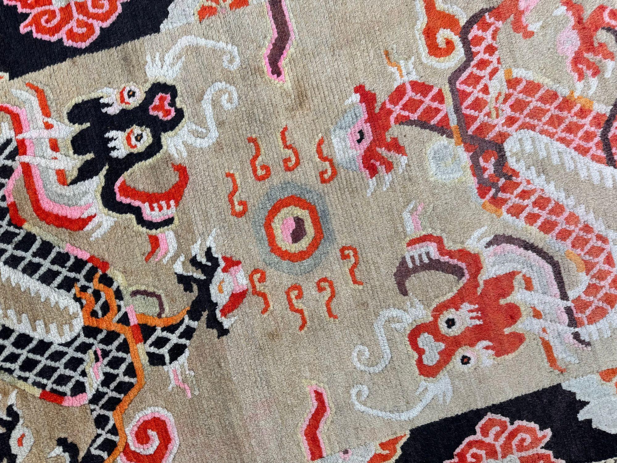 Tapis tibétain ancien de 1,73 m x 0,88 m en vente 6