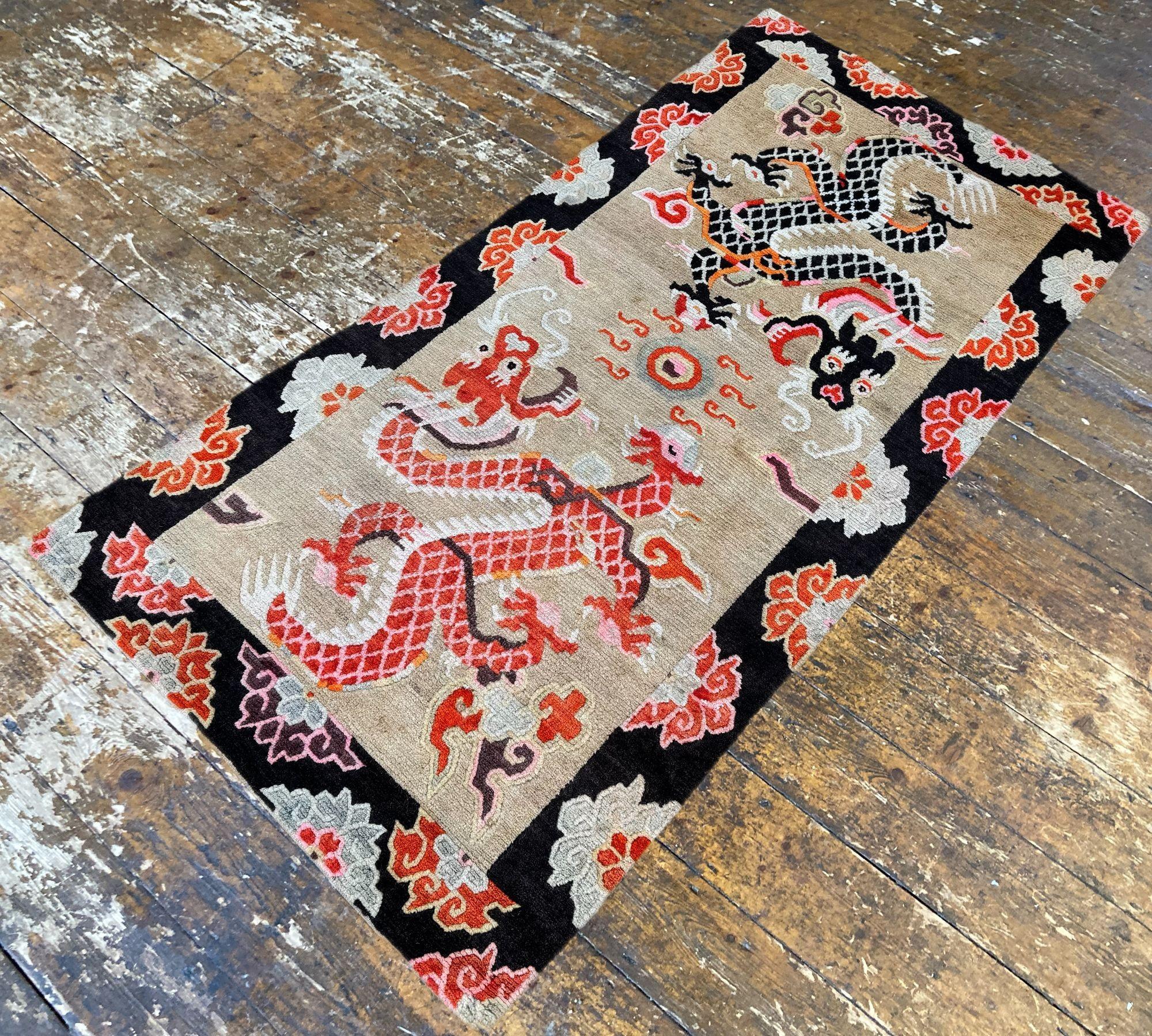 Laine Tapis tibétain ancien de 1,73 m x 0,88 m en vente