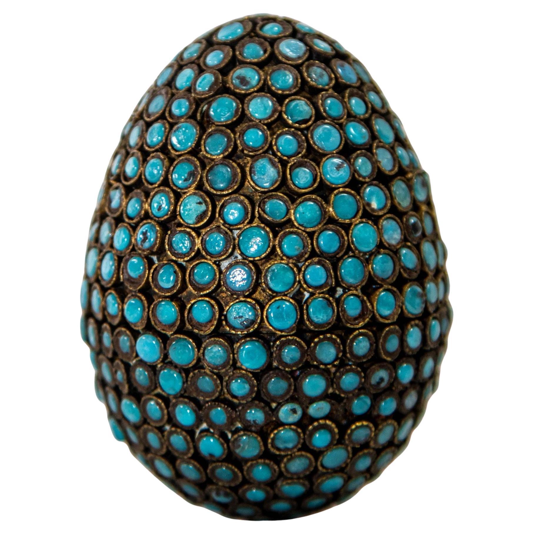 Antike tibetische Eierschachtel in Eiform mit türkisblauer Steinintarsien im Angebot